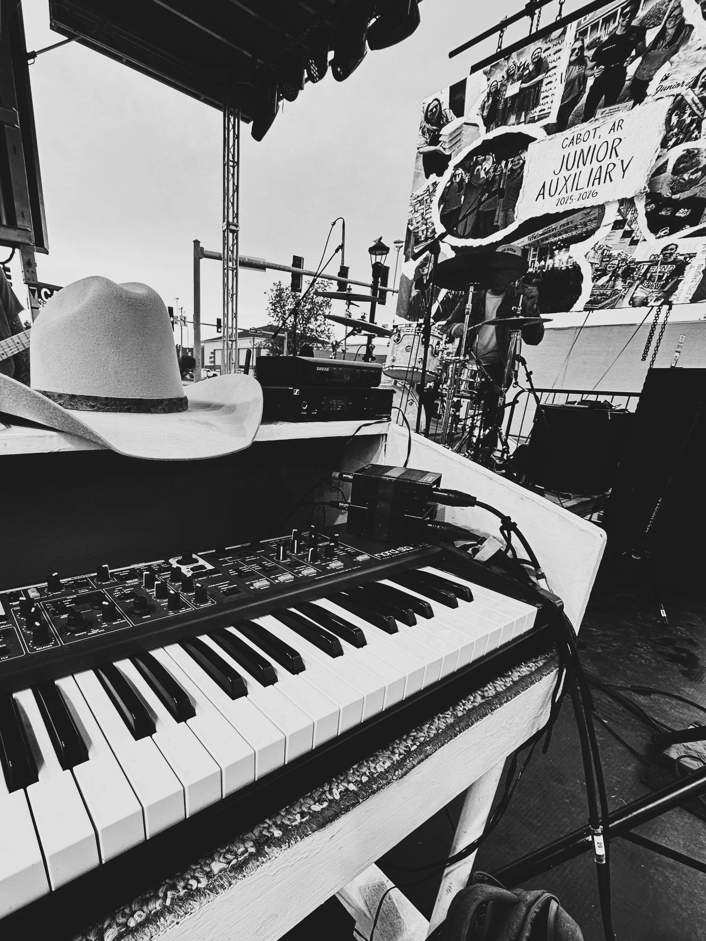 @cityofcabot Strawberry Fest was a great time! Can&rsquo;t thank y&rsquo;all enough for coming out and singing along. Till next time ✌🏼 
#countrymusic #arkansas