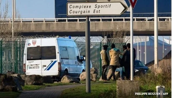 CALAIS LIVRES.JPG