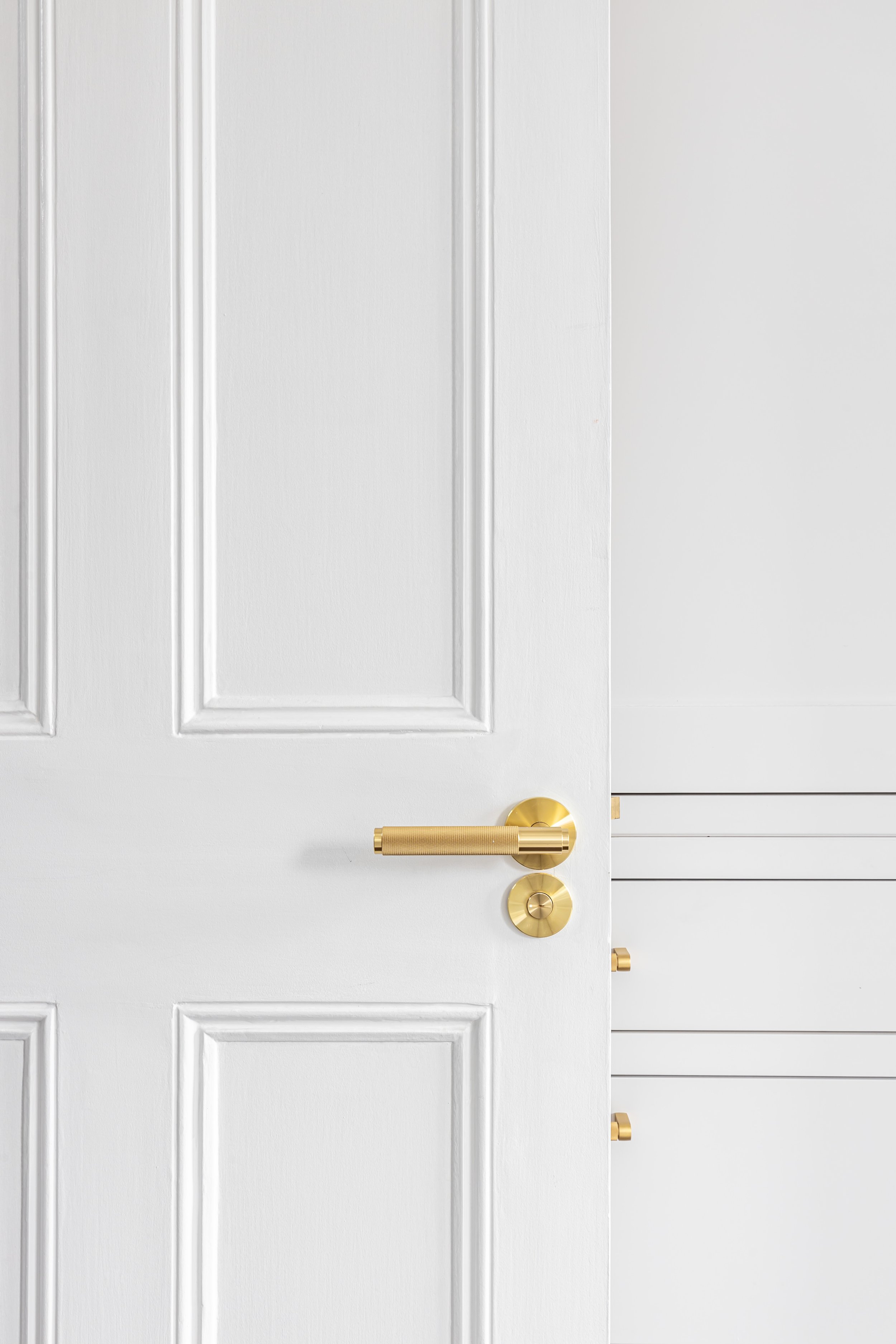 Cabinetry by Herringbone House @HerringboneHouse; General Contractor Alchemy Build Ltd @alchemybuild