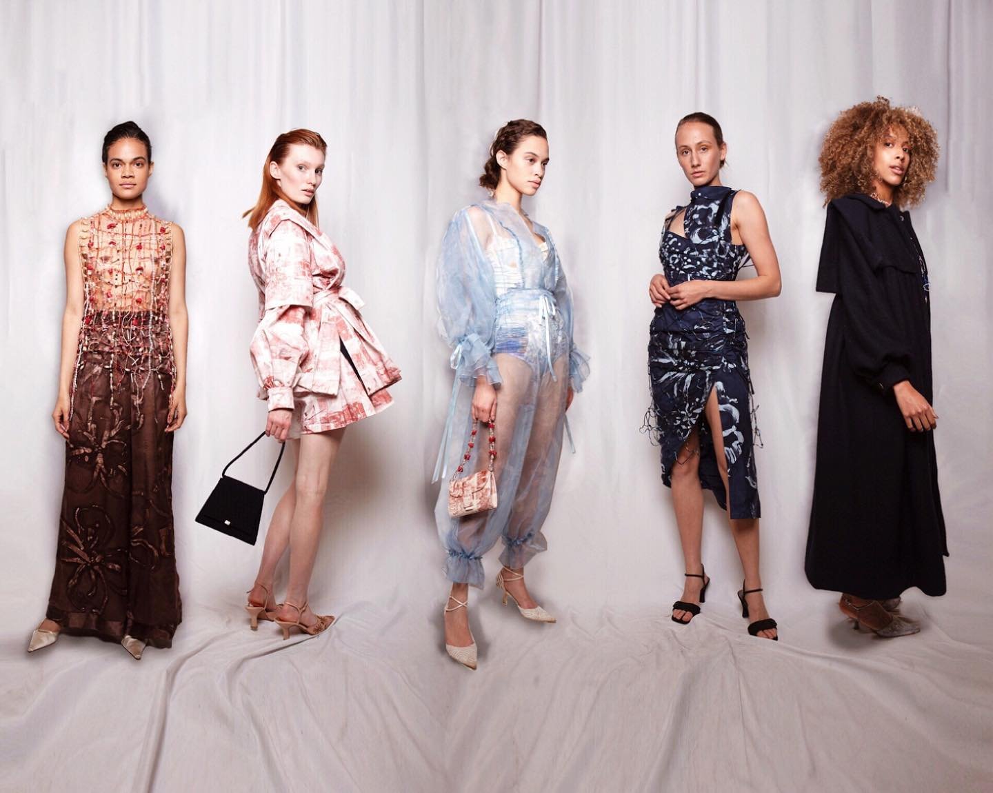 5/6 looks from my graduate collection 
&lsquo;𝙩𝙝𝙚 𝘼𝙛𝙧𝙞𝙘𝙖𝙣 𝙖𝙧𝙩 𝙤𝙛 𝘼𝙥𝙥𝙚𝙖𝙧𝙖𝙣𝙘𝙚&rsquo; 
inspired by family, tribal traditions and textiles ✨
📸 Original images by @cassiangray 
.
.
 #finalcollection #fashiondesign #ksabaf #dazeda