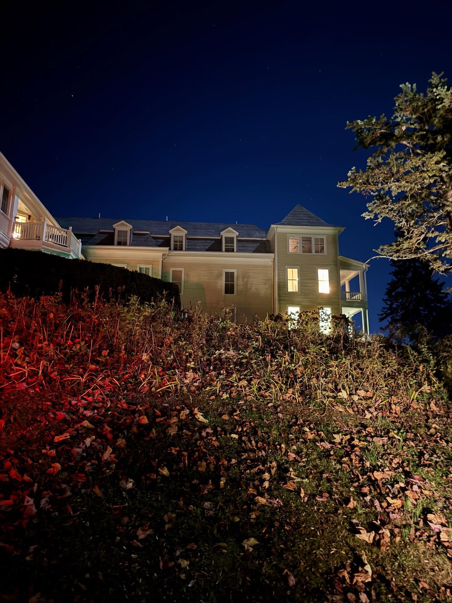 There&rsquo;s nothing quite like the Inn at night! Looking for a peaceful getaway where you can see the mountains and the stars? We&rsquo;re your place! Book your stay today https://www.thebalsammountaininn.com/book-a-room