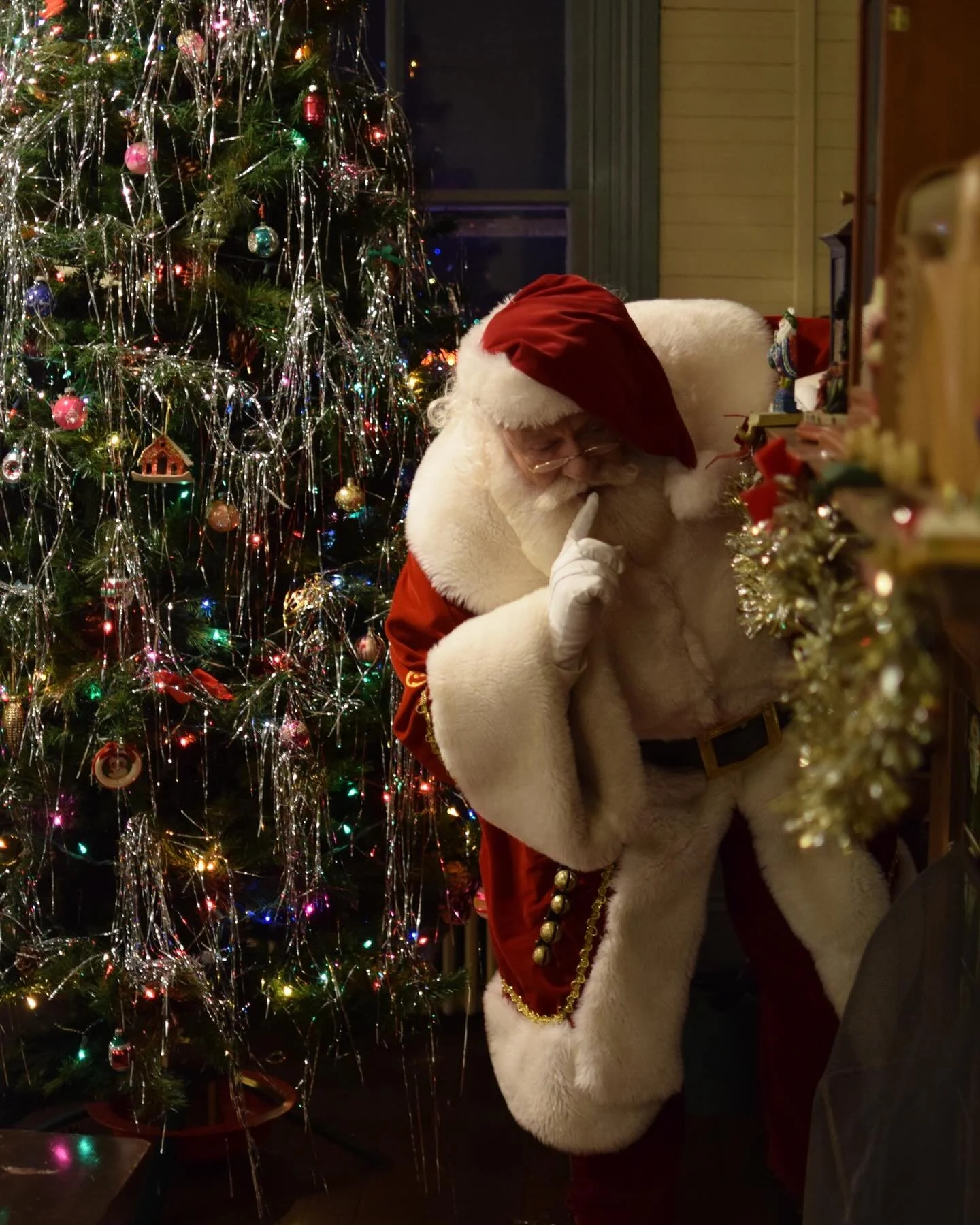 Join Smokey Mountain Santa and Mrs. Santa  at The Balsam Mountain Inn Saturday December 13th 2-5. Throughout the evening 2-5pm) we will have pictures with the Clauses, hot chocolate and cookies, Christmas cartoons, kids Christmas activities, and a fa