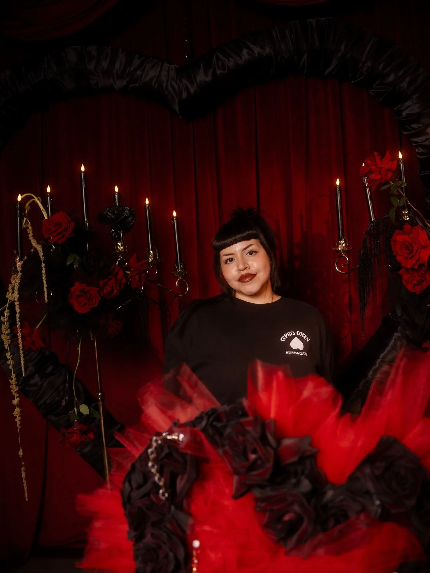 La Jefa ✨

If you&rsquo;re having your wedding,had your wedding, texted, emailed, called us, or hung out at the chapel, this is your girl <3 

Thank you @the.rawviewfinder for these cutie shots! 📸

Gorgeous florals by @_stillbloomingg 🥀