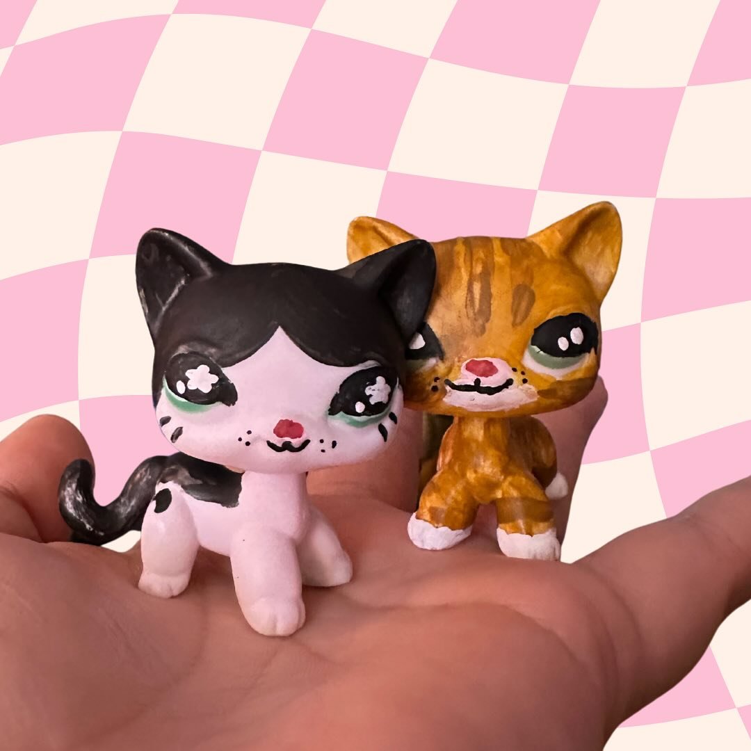 Very poorly painted littlest pet shop versions of Opal and Hopper 😽😼