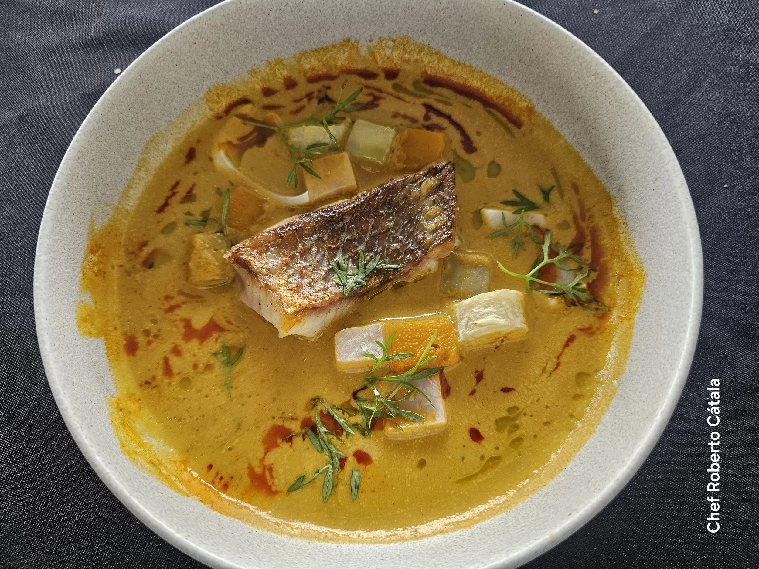 Caldo Santo de Yuiza- Curry Style