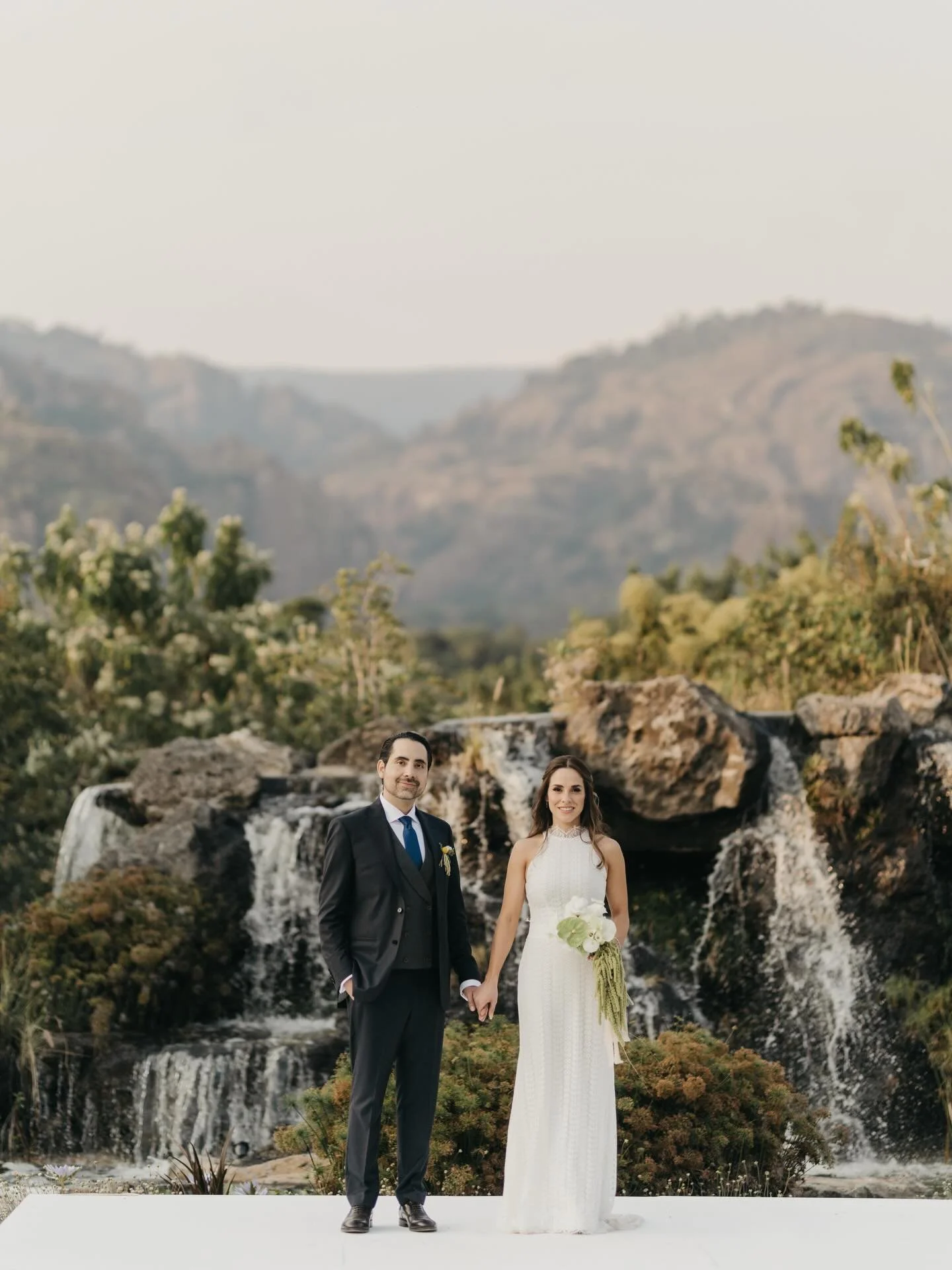 Mariel &amp; Juan C 

Foto y Video - @jorgesarabiaphoto 
@yasmanivaldezfilms 
Coordinaci&oacute;n - @eventdesignpv 
Venue - @piedraviva.tepoztlan 
Dj - @ezquerrodj 
Decoraci&oacute;n - @innovacionfloralprotea 
Makeup - @sarahnajera.makeup 
Detalles -