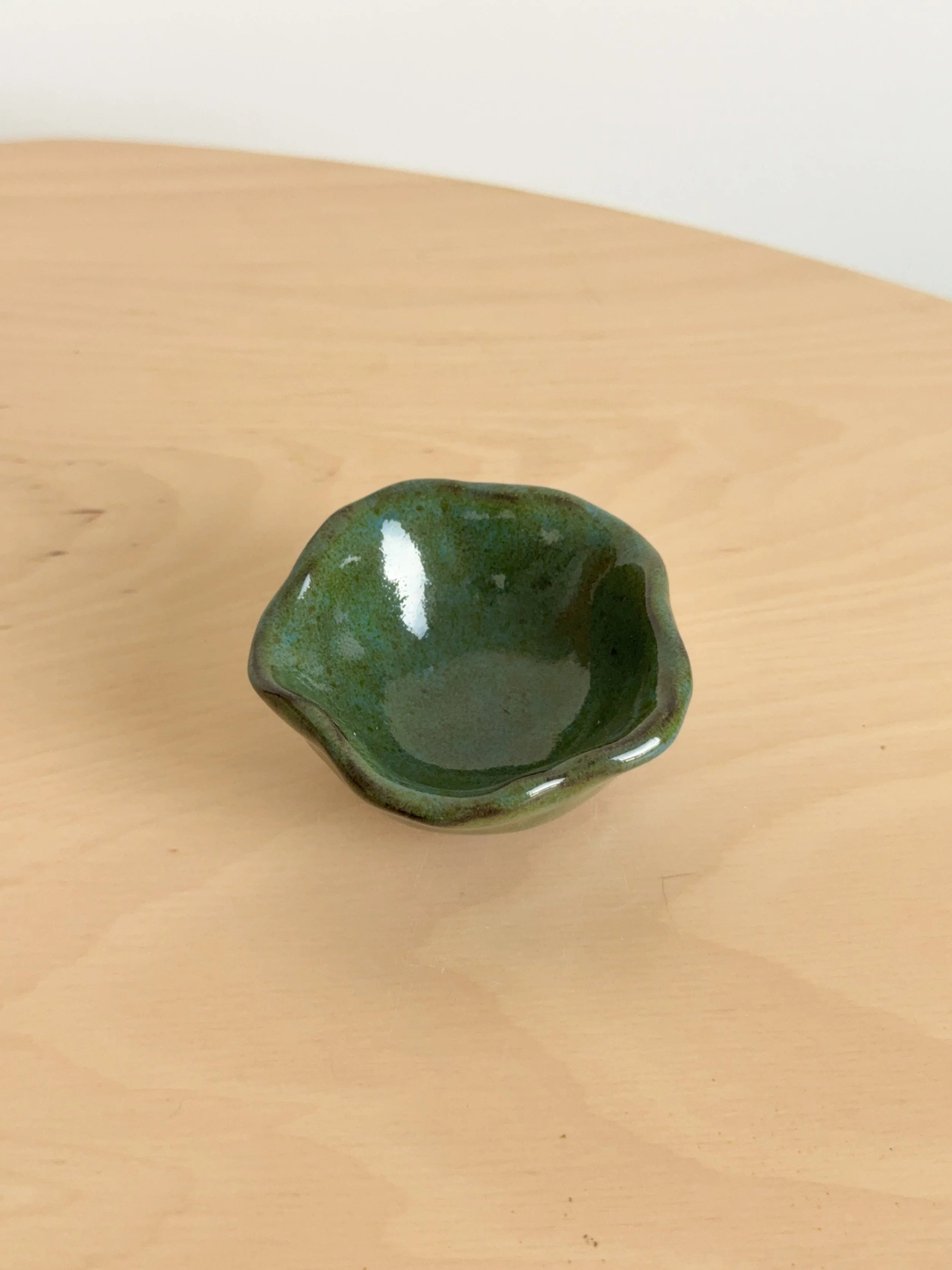 ring dish algae glaze inside .JPG