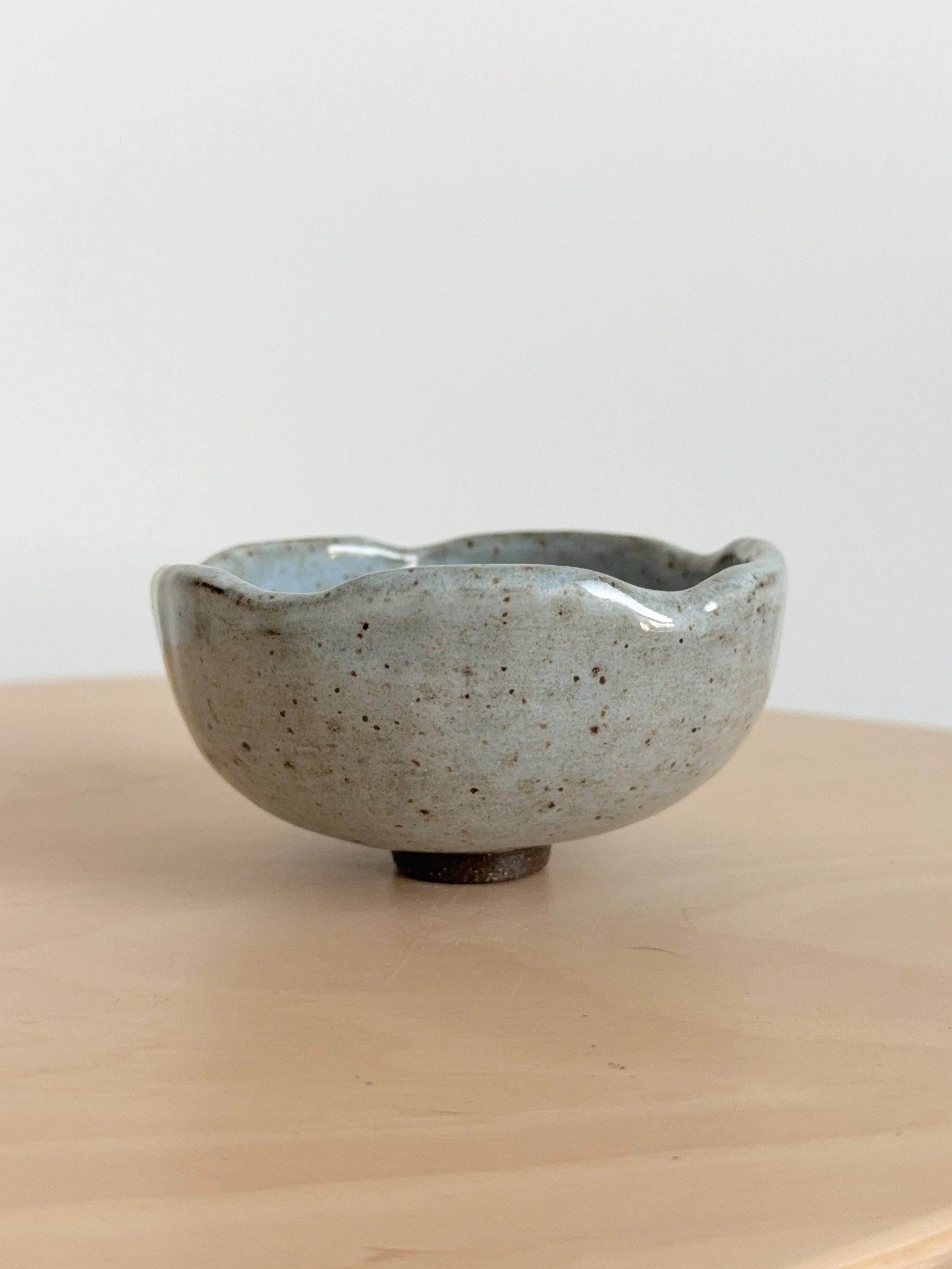 tulip pinch bowl side .JPG