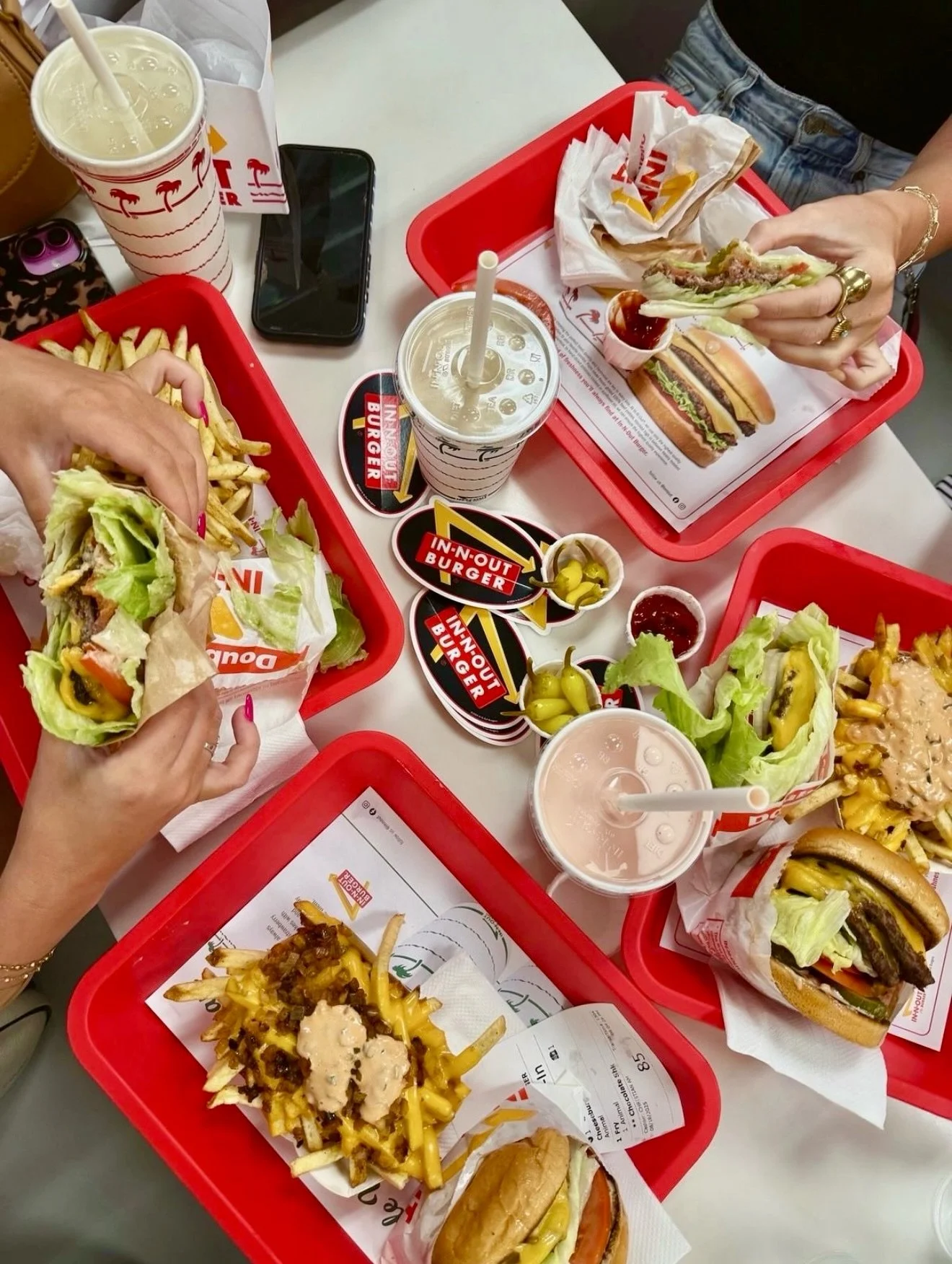 Made you drool&hellip; 🤤

Now that we&rsquo;ve got your attention, ticket prices for 2016 Stoplight LA go up TONIGHT at midnight. Grab yours at the 🔗 in bio

#cluballenby #losangelesjews #innoutburger #jewishmatchmaking #matchmaker