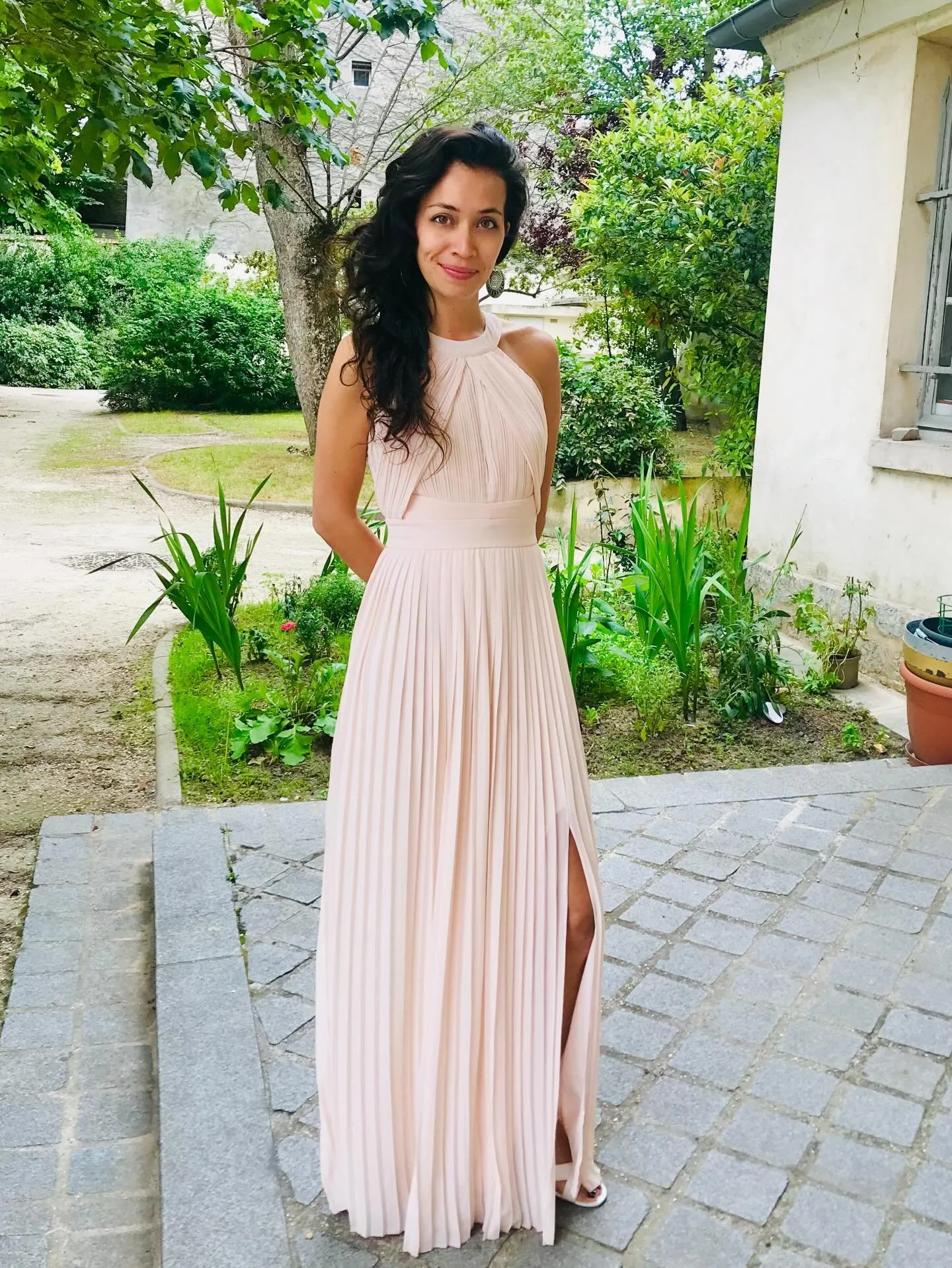 Here's a fun little challenge for you all today... Can you find which @emilyinparis episode I'm in? 🕵️

DM me when you do, first 3 to find me get a gift! 🥇🥈🥉

#emilyinparis #dress #acting #throwback #series