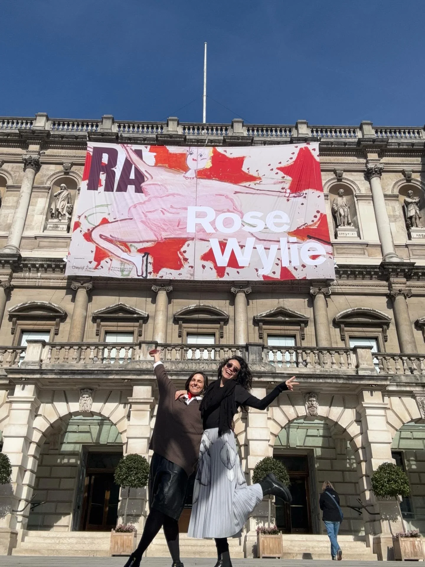 A wonderful week of Art in London with my faves 🇬🇧 

@royalacademyarts 
@tate 
@hauserwirth 
@make_hauserwirth 
@jacquelinereddymoore 
@pacegallery 
@goodman_gallery 

Let there always be Art to combat the darkest of days. 

#london #art #love #cul