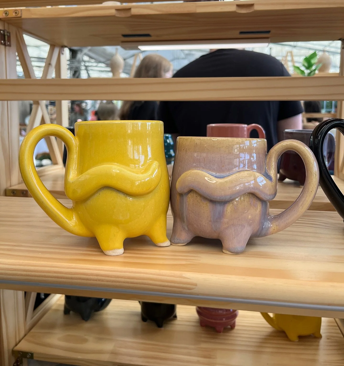 that&rsquo;s a wrap on my fall market season! 🍂 thank you to everybody who came out in rochester, ithaca, and syracuse!!! ✨ 

now it&rsquo;s time to get back into the studio and make new stuff for my winter season ❄️ 

#pottery #handmade #ceramics #