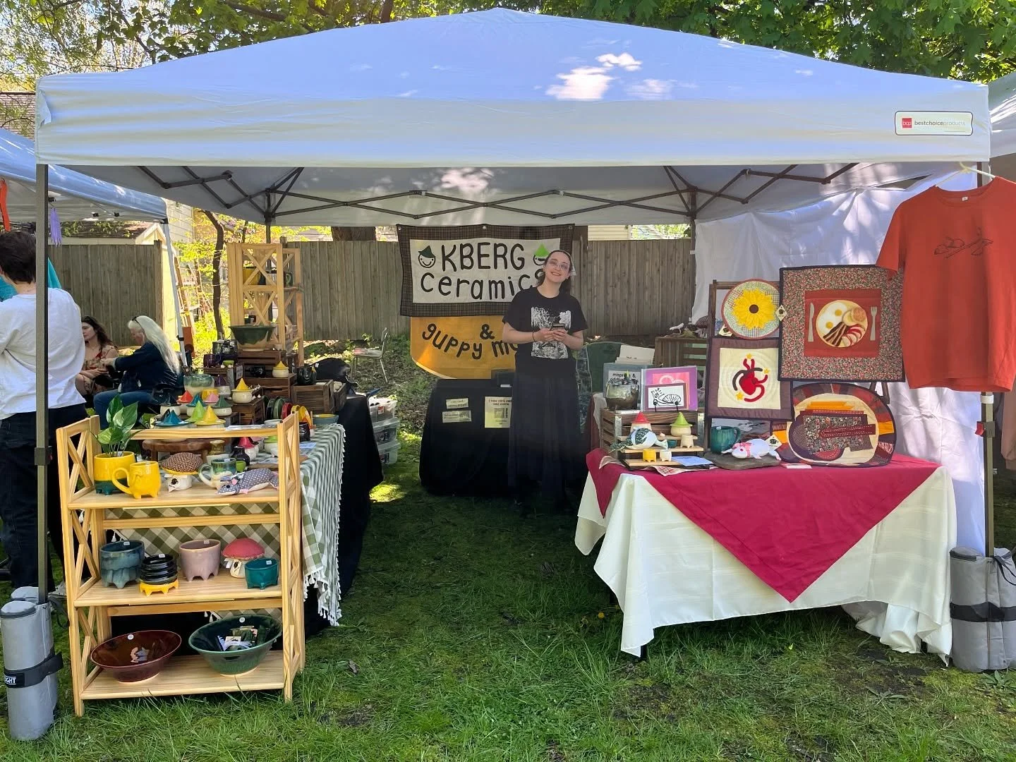 a year in markets ✨ thank you so much to everybody who came out this year, shopped small, and supported local artists! 🪄 
in a year of economic uncertainty, my pottery and i had our best year ever, all because of all of you 😊 🧙🏻 

can&rsquo;t wai