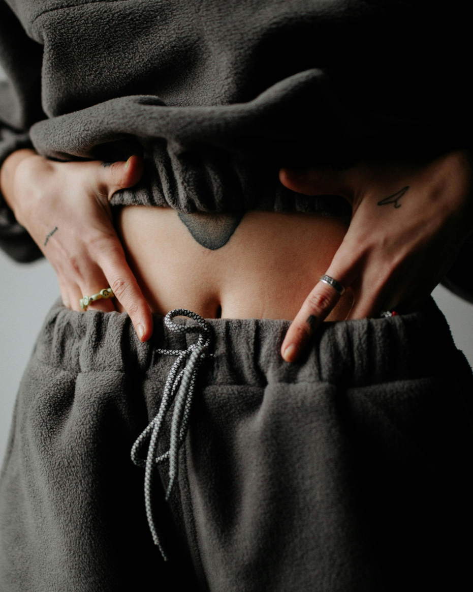 8 Micro-Habits That Gently Support Gut Health (Without Doing Too Much)