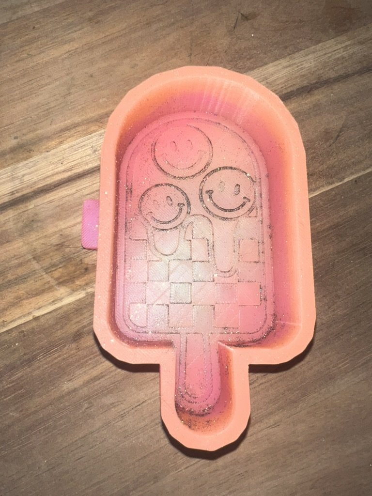 Smiley Checkered Pop