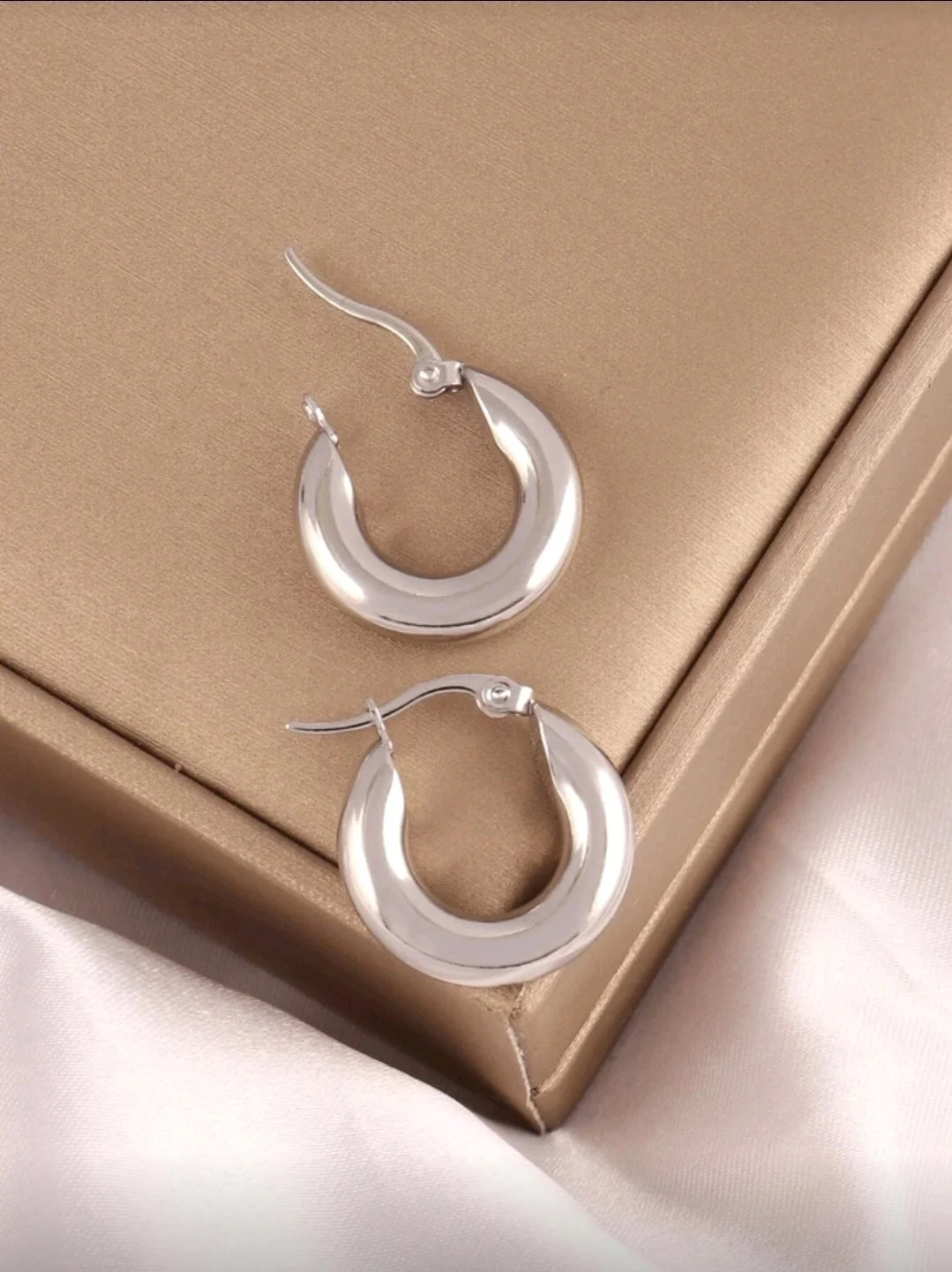 Hilda - Stainless Steel - Silver