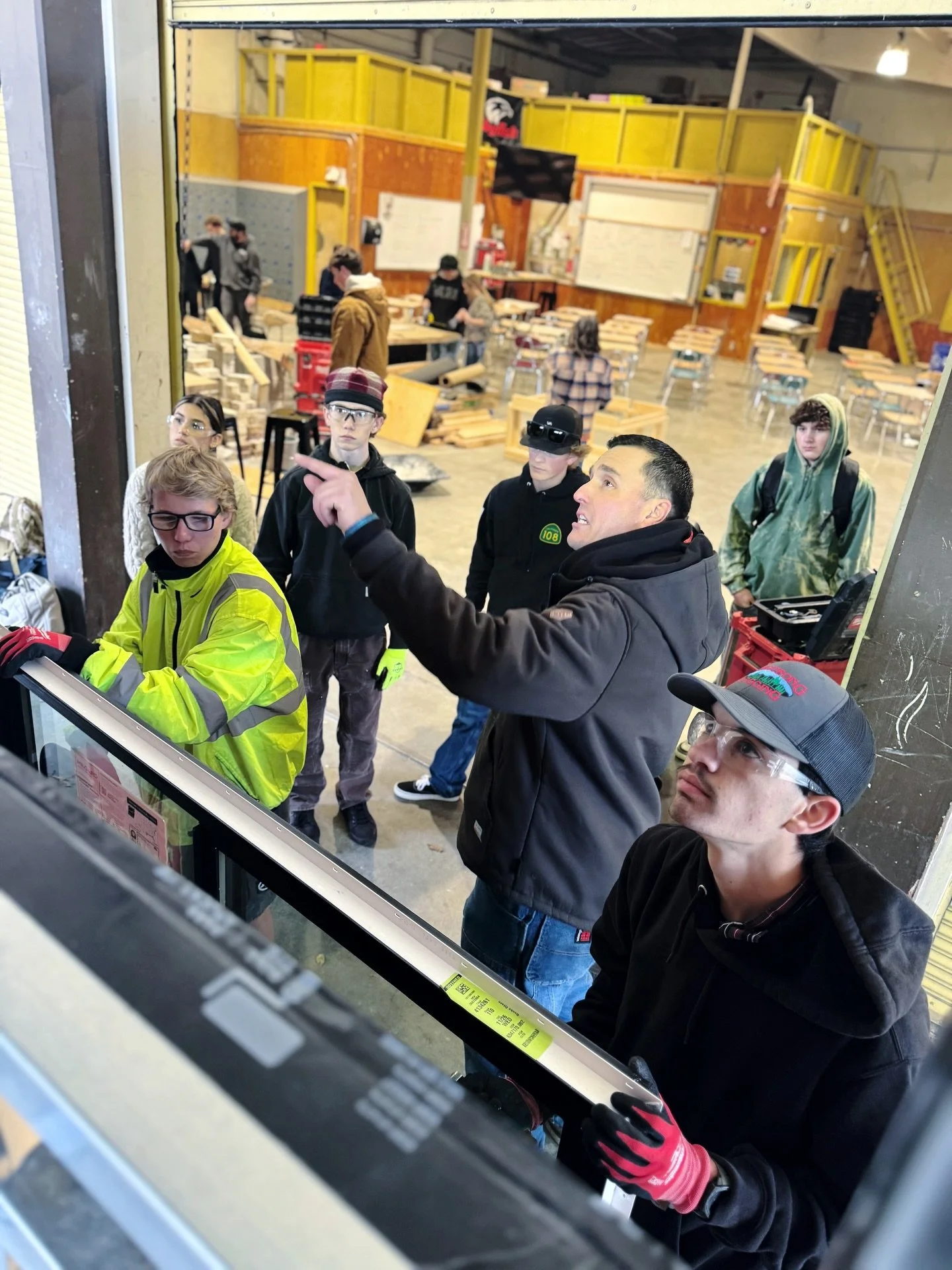 Future Contractors of Tuolumne County!!

🔹 The CTE program at Sonora High- year 2 students are learning window installation with Banks Glass.

🔹 Check out the full video posted to our page.

#CareerTechnicalEducation 
#TuolumneCounty #CTEsonorahigh