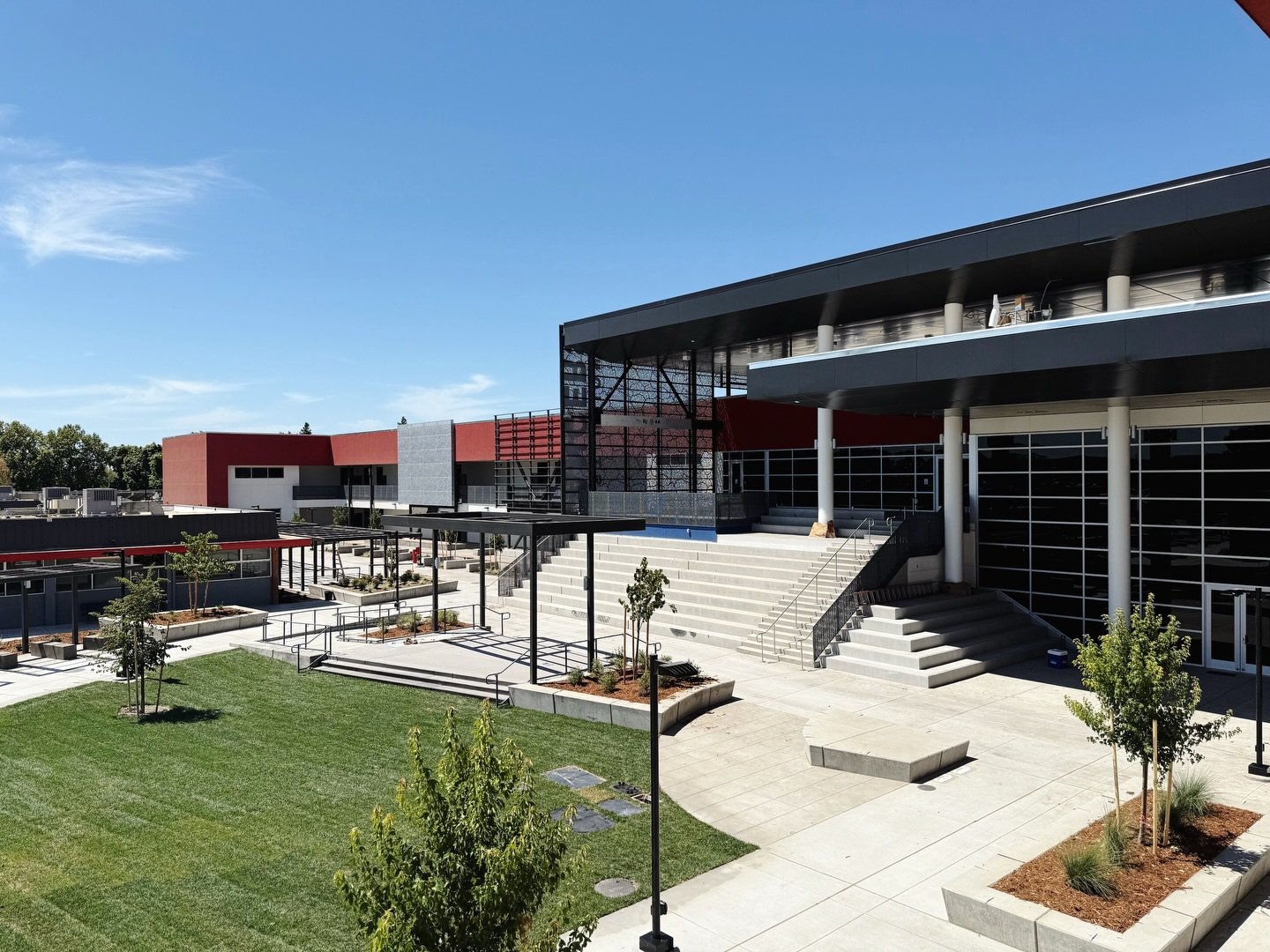 East Union High School lookin&rsquo; good!! GO LANCERS! 📣

📍Manteca, Ca.

#BanksGlass #CaliforniaGlassCompany
#EastUnionHighSchool #Manteca