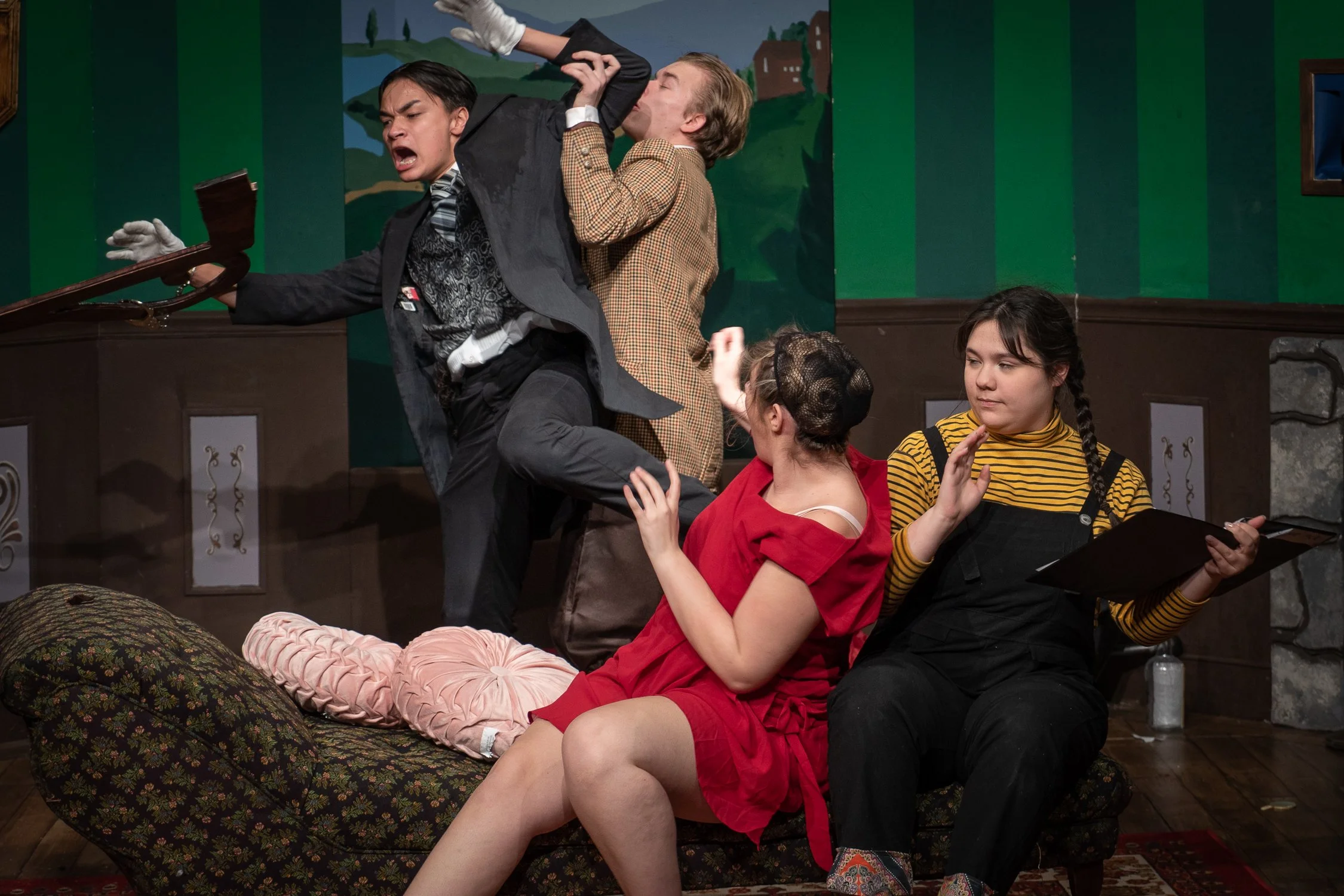 Play_that_goes_wrong_T-Th-S_cast-90.jpg