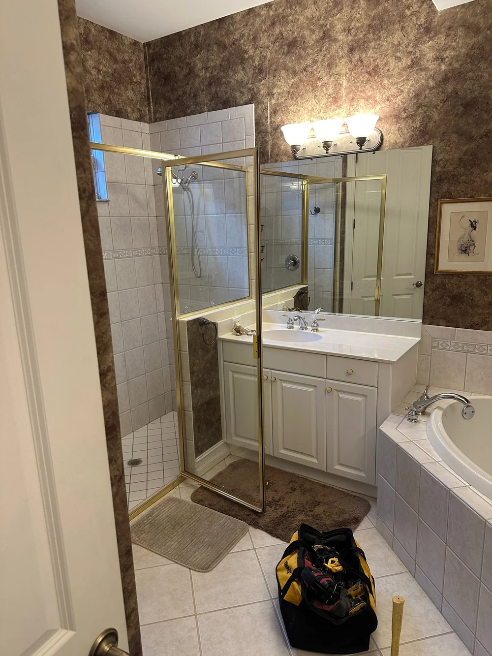 Before: Master Bath Renovation — Grandezza, Estero