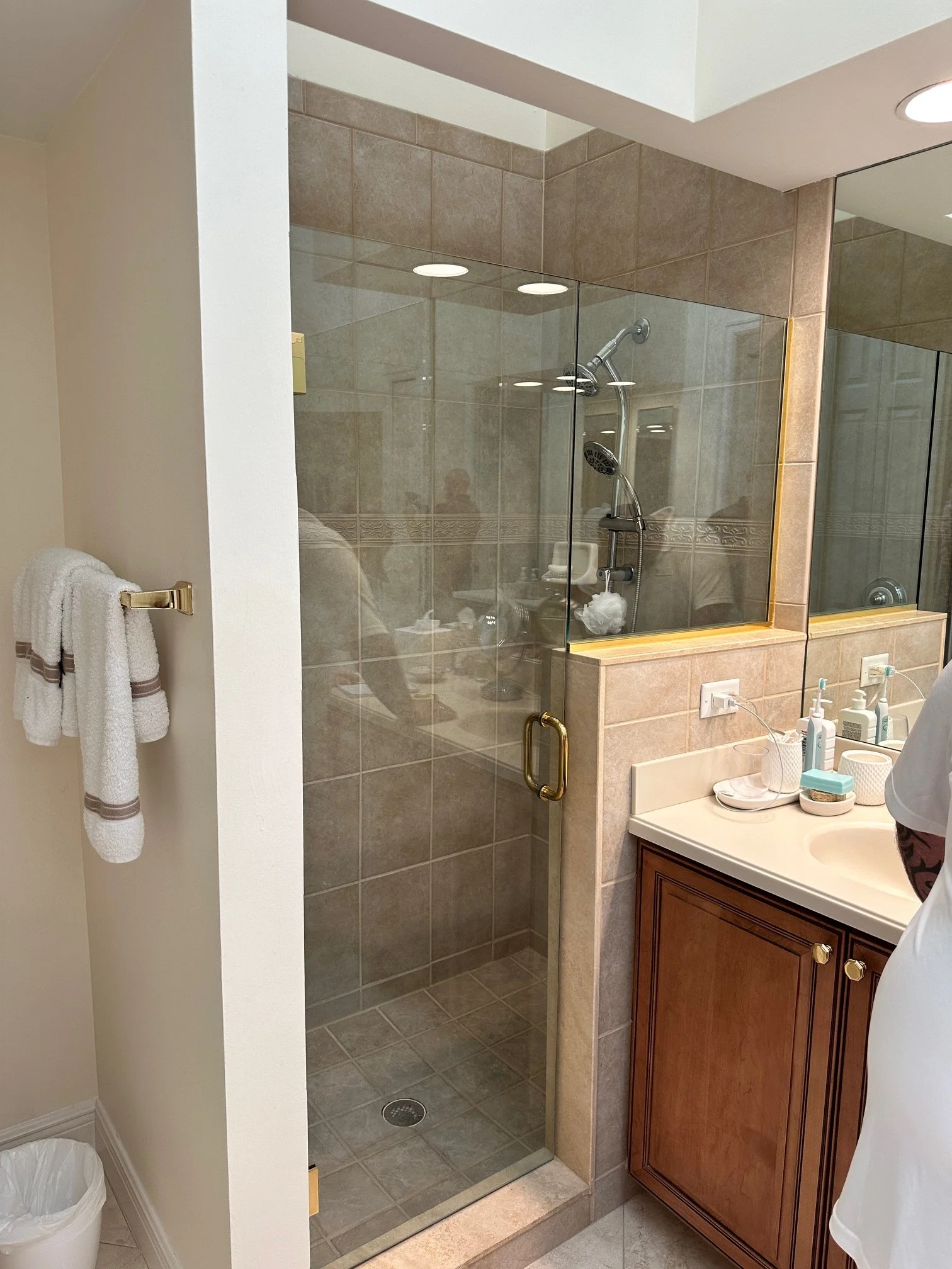 BEFORE: Lely Resort - Master Bath Reno