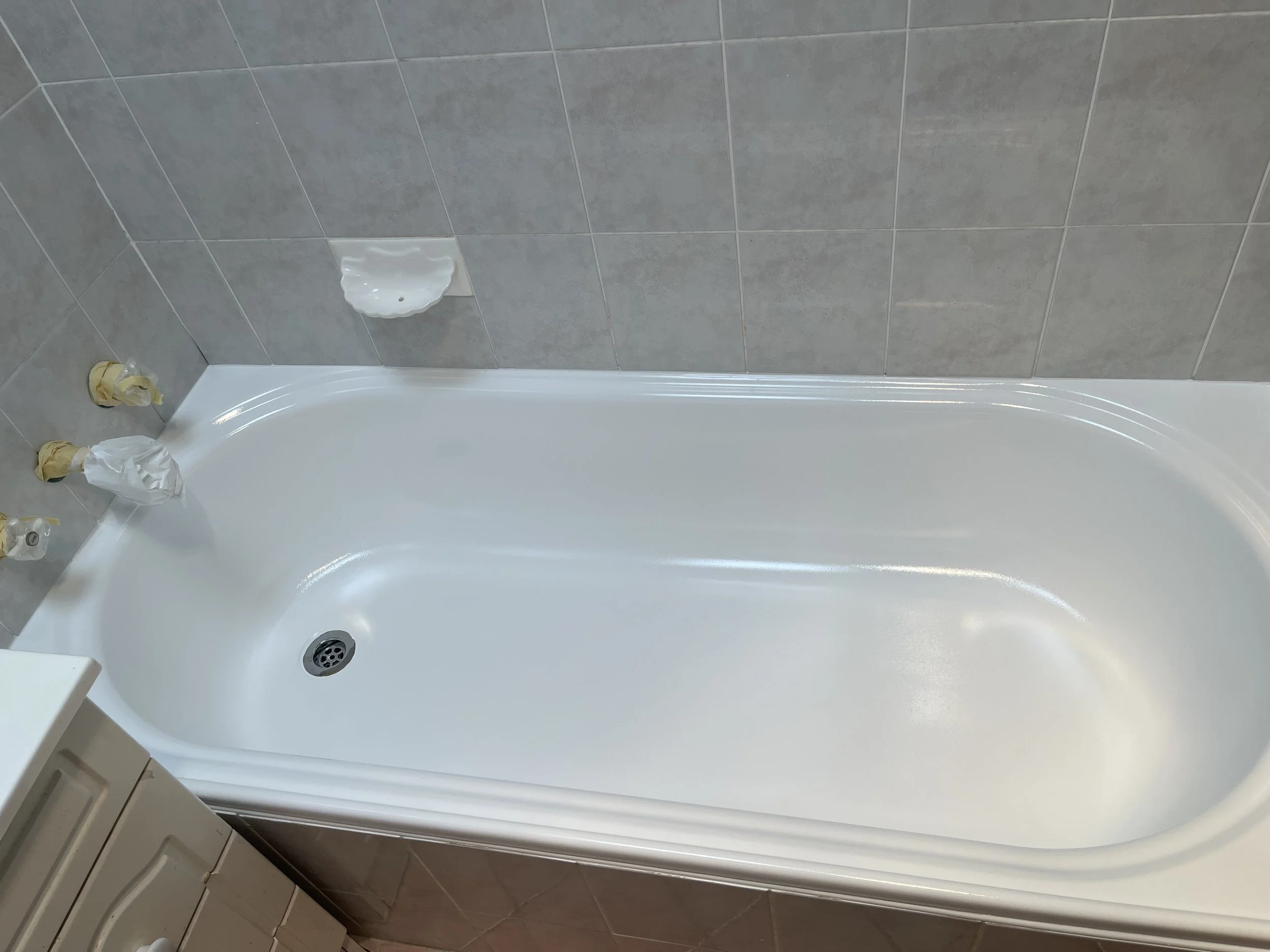 Bathtub resurfacing by SDR Renovations in Sydney NSW