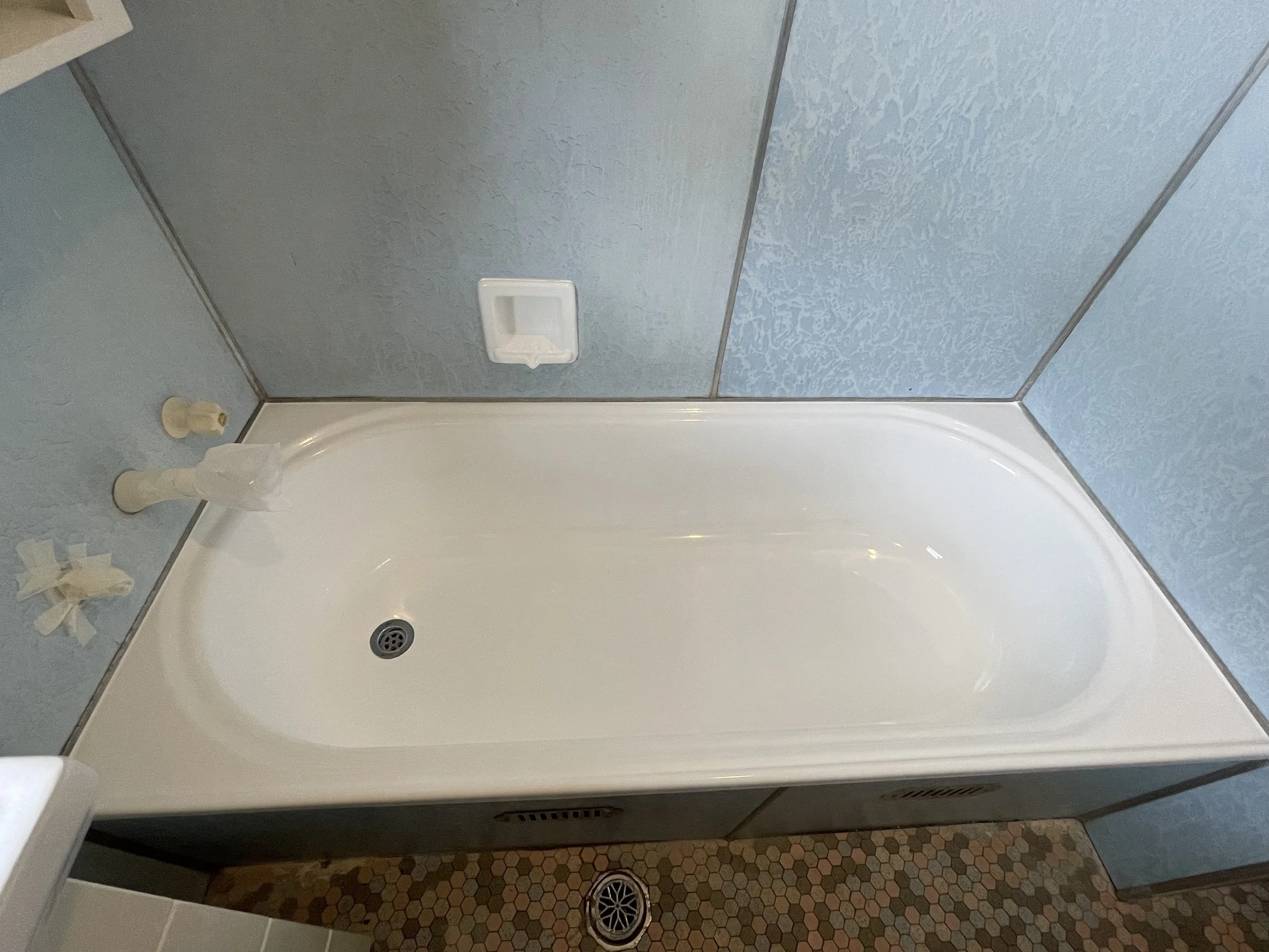 Resurfaced bathtub by SDR renovations Sydney NSW