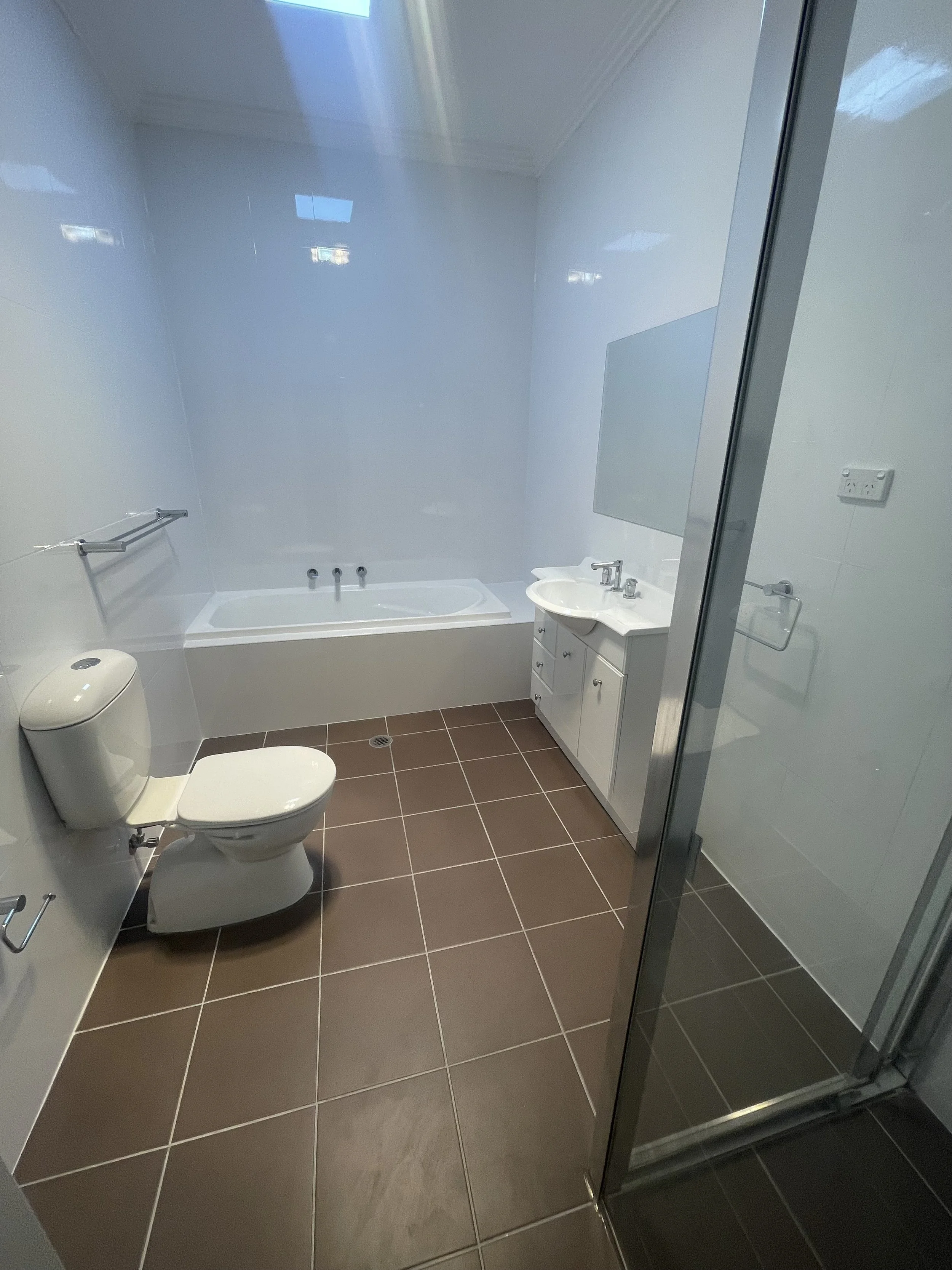 Resurfaced bathroom by SDR Renovations in Sydney Australia