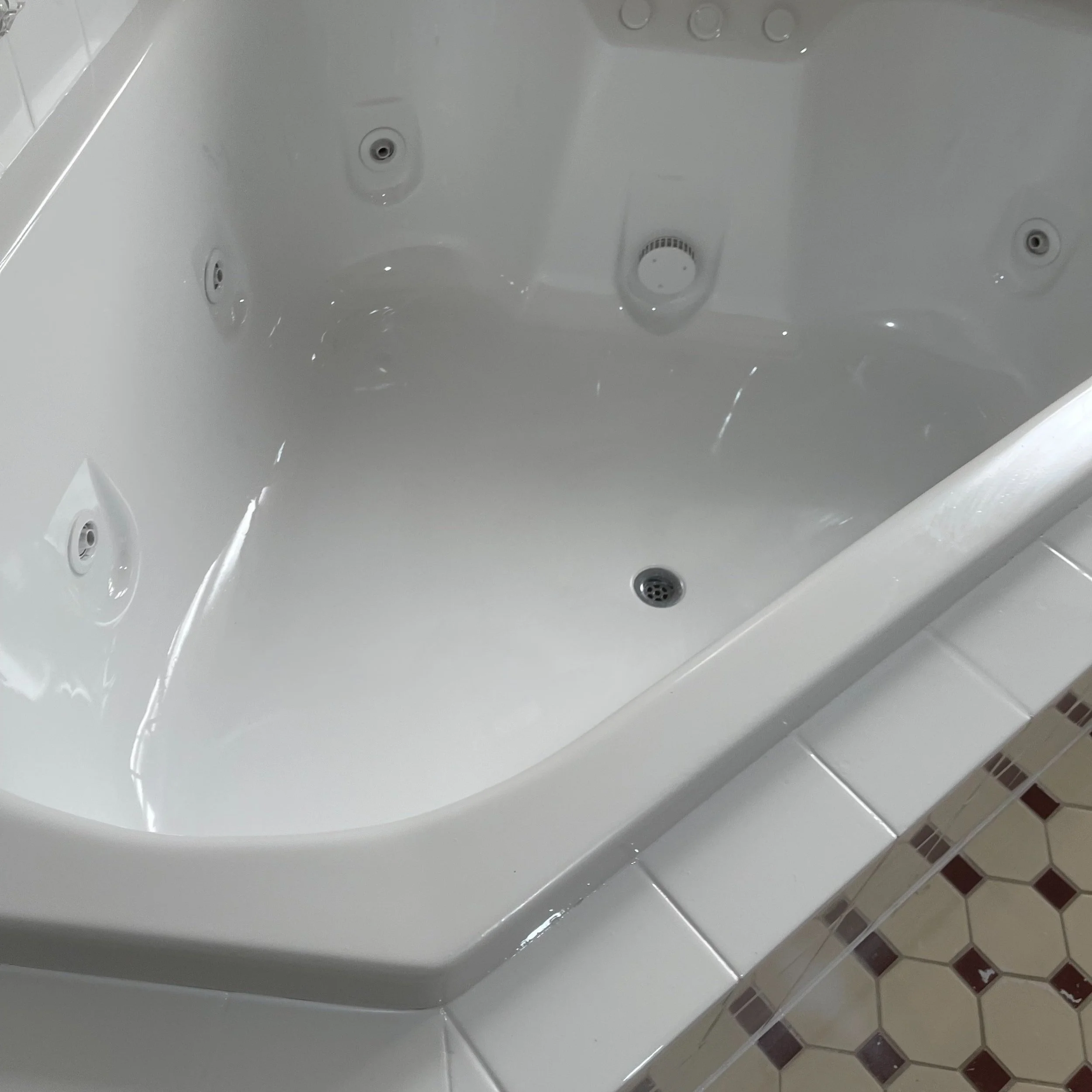 Professional silicone replacement service by SDR Renovations in Sydney