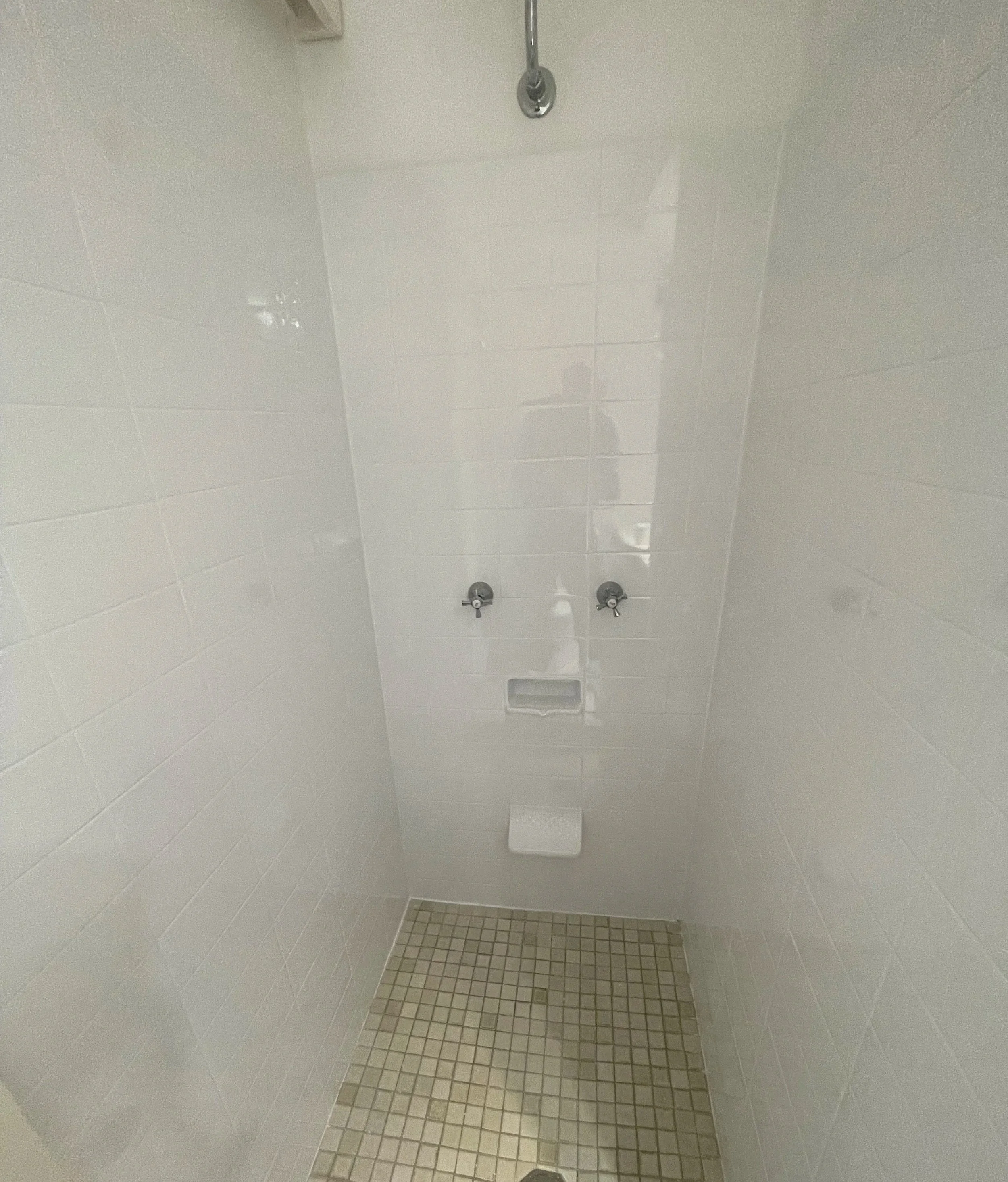 SDR Renovations – Bathtub resurfaced to like-new condition