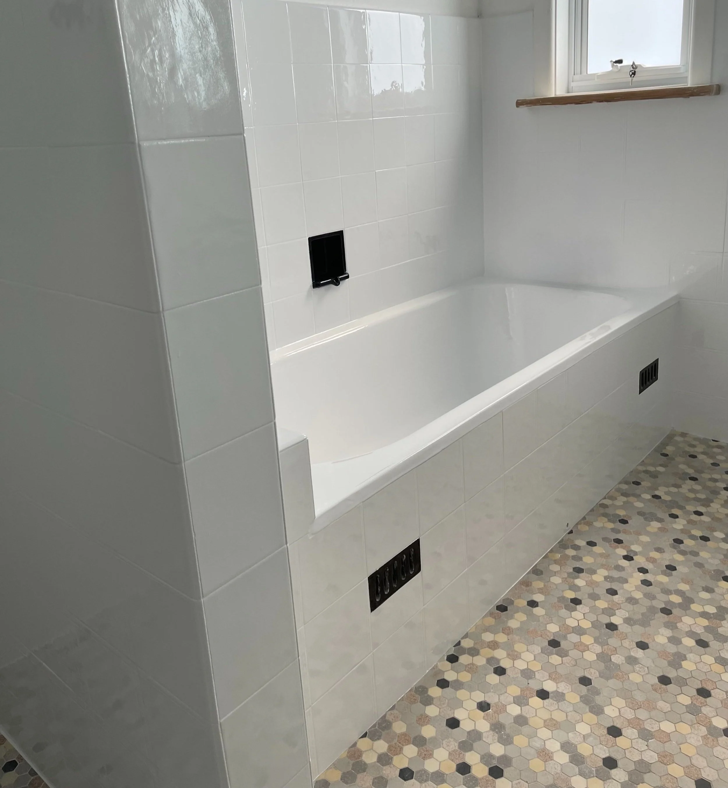 full bathroom resurfacing – SDR Renovations