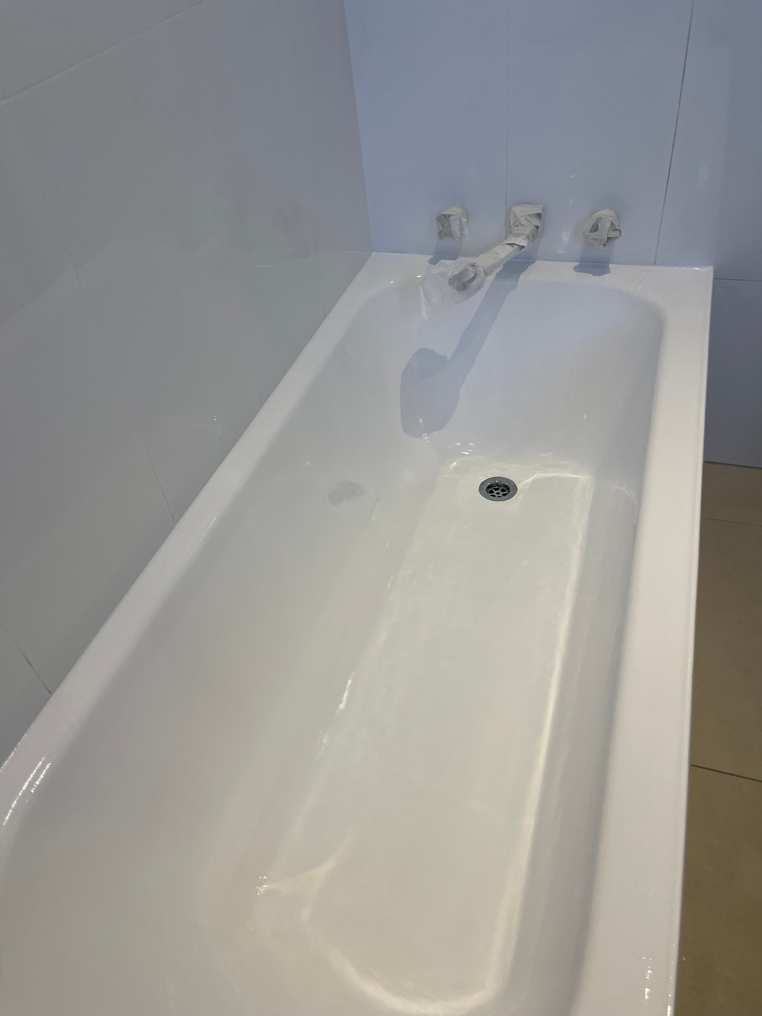 SDR Renovations tile and grout restoration – Sydney bathroom