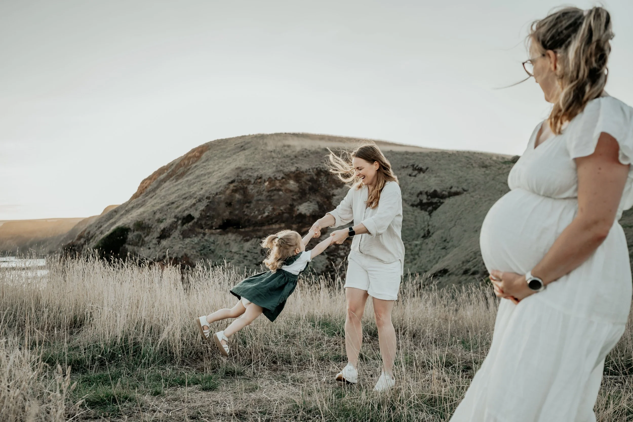 Melbourne golden hour maternity photographer
