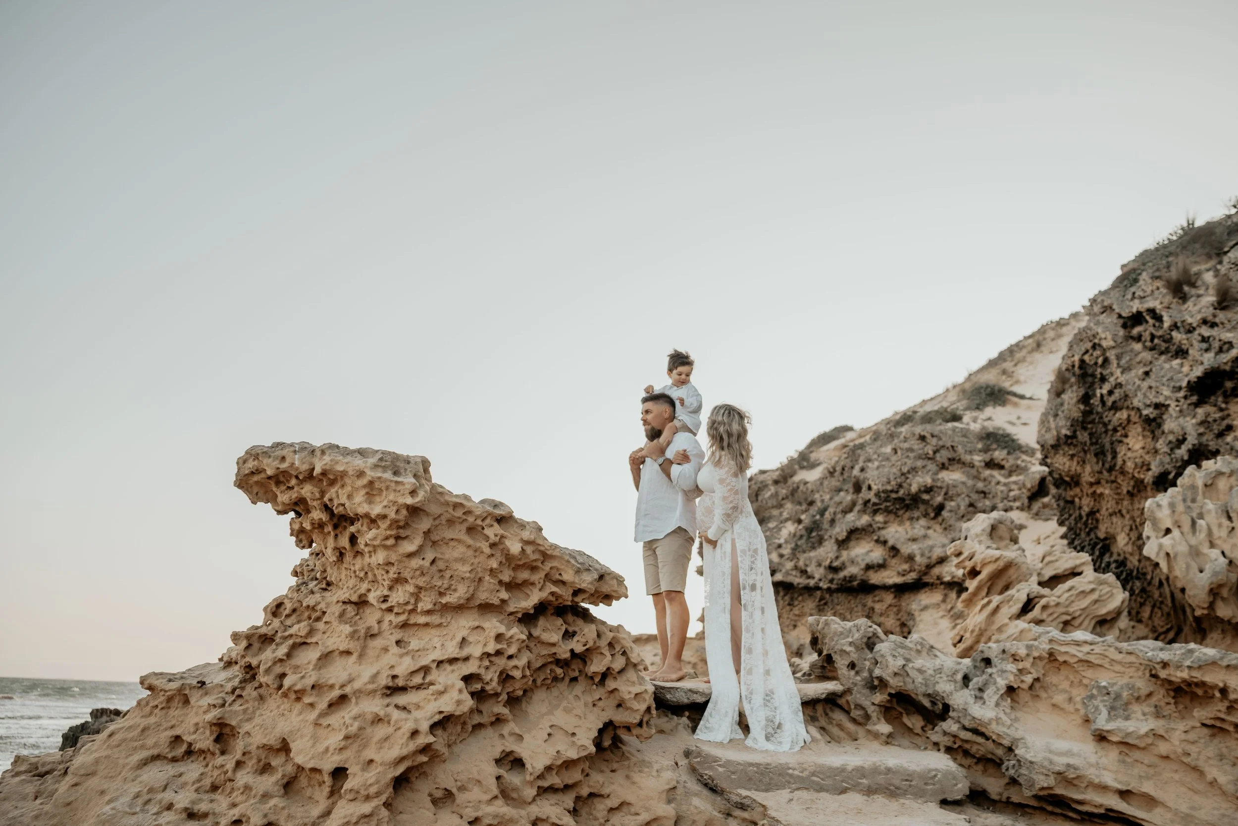Golden hour maternity photographer