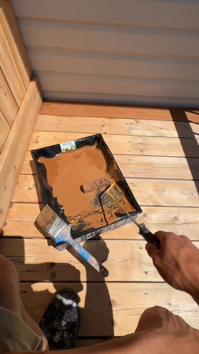 Are you guys back-brushing? Back-brushing helps work the stain deep into the wood, whereas simply rolling or spraying leaves the stain to cure on the surface leading to potential peeling. #povreels #paint