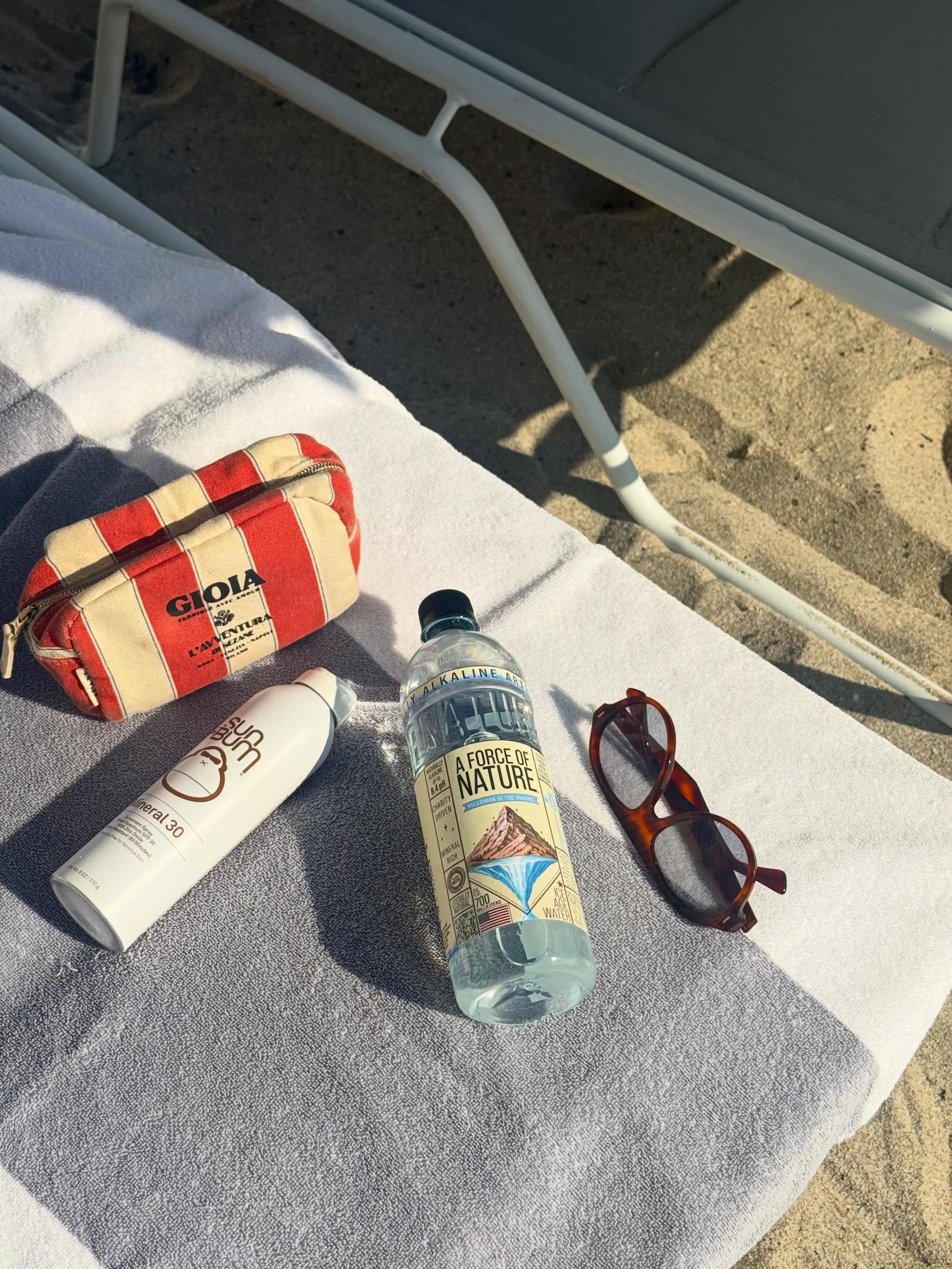 SPF. Shades. Mineral-rich hydration. Essentials only. 🕶️ ☀️ 💧 🏝️