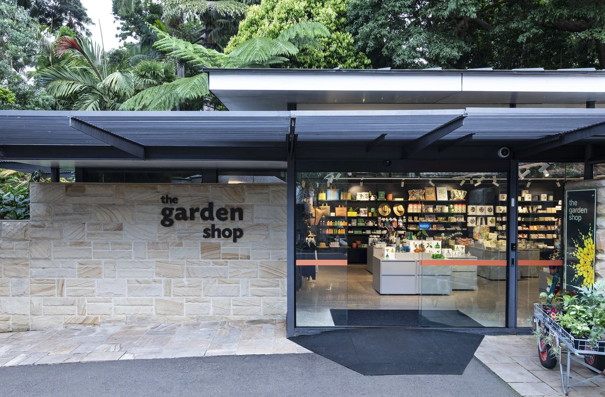 18_BotGardensShop_180626.jpg