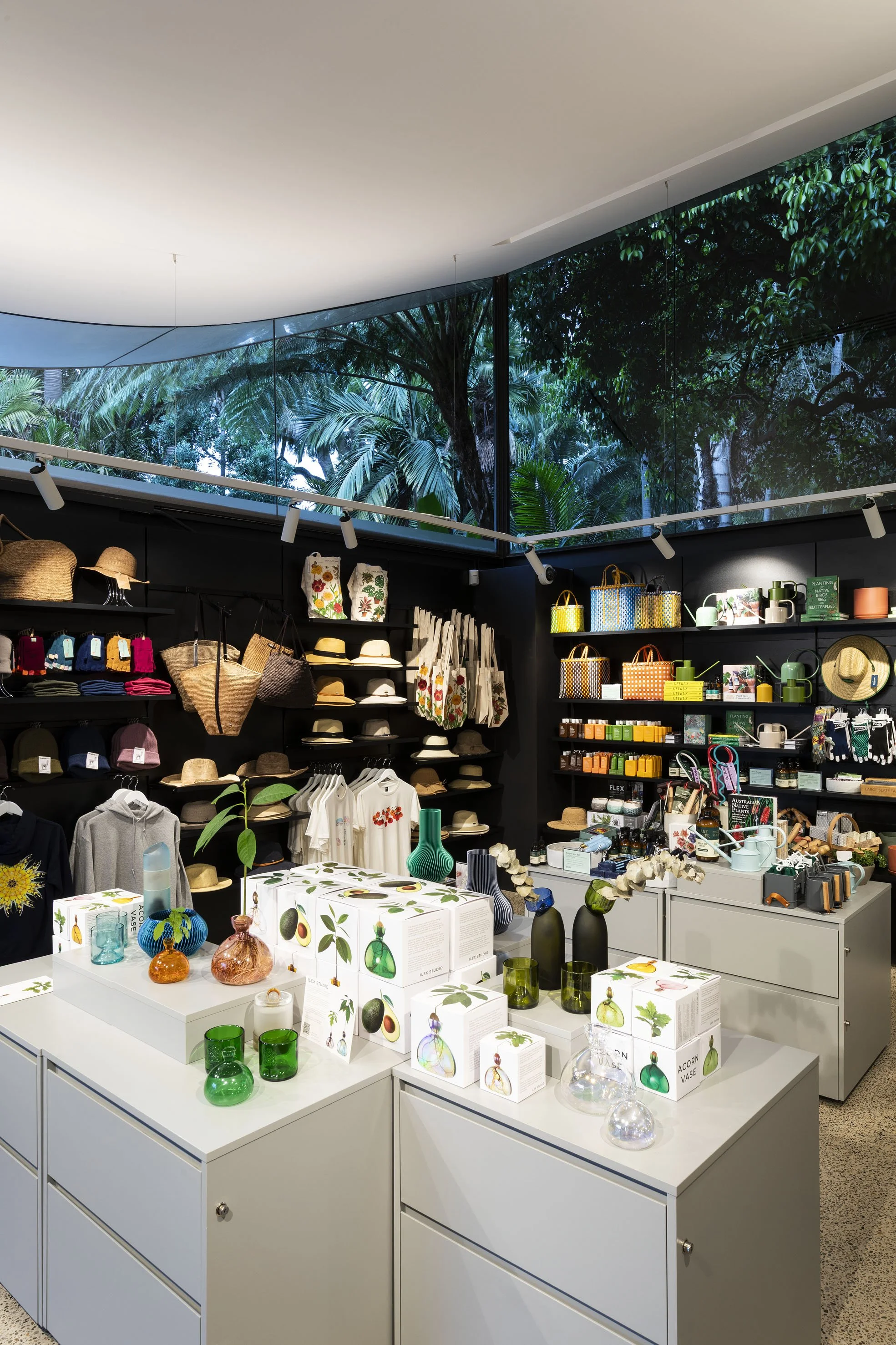 14_BotGardensShop_180626.jpg