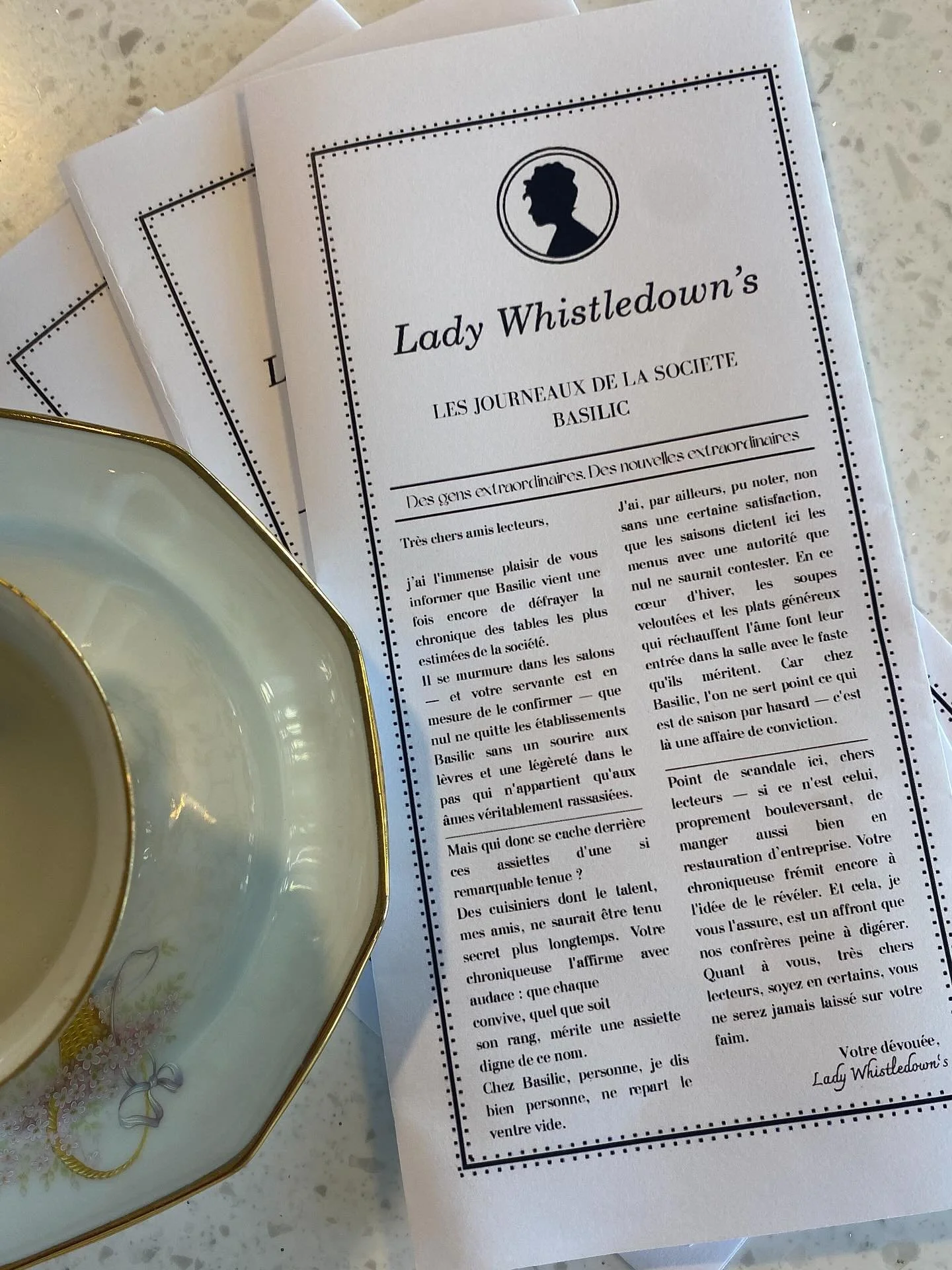 📽️ A l&rsquo;occasion de la sortie de la deuxi&egrave;me partie de la s&eacute;rie La chronique des Bridgerton, 
D&eacute;couvrez NOTRE chronique sign&eacute;e Lady Whistledown pour Basilic 👇👇👇 #basilicrestauration #lachroniquedesbridgerton