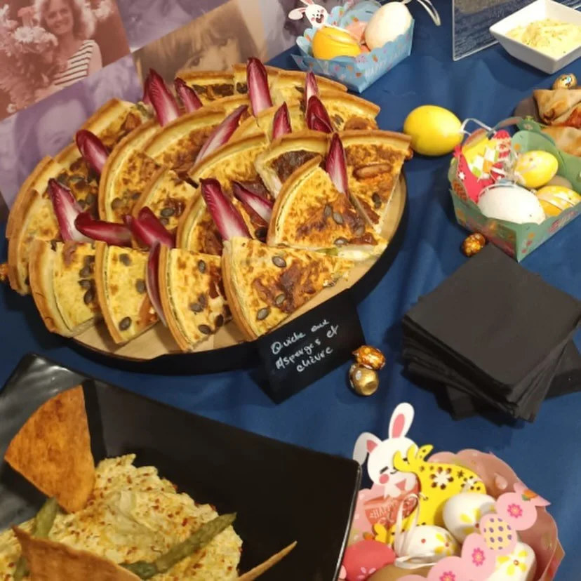 Joyeuses P&acirc;ques &agrave; tous 🐣🌸

Pour l&rsquo;occasion, le restaurant Ferring a c&eacute;l&eacute;br&eacute; ce moment gourmand avec un d&eacute;licieux buffet froid : une belle vari&eacute;t&eacute; de plats, de douceurs sucr&eacute;es et d