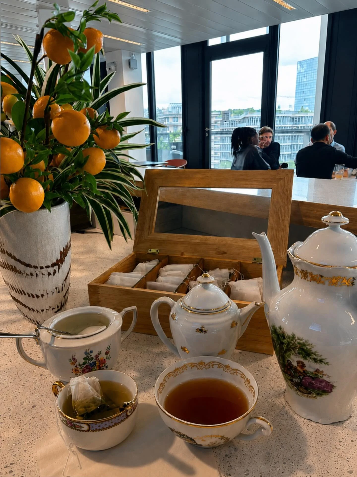 Une pause, de la chaleur, un instant de douceur 🫖
Aujourd&rsquo;hui, on c&eacute;l&egrave;bre la boisson qui rassemble, r&eacute;conforte et accompagne chaque moment de la journ&eacute;e. 😊#journ&eacute;einternationaleduth&eacute;