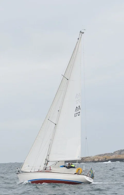 43 – IRENE

Här har vi en Mistral 33 och ägare till henne är Sven-Hugo Torstensson ifrån Älvängen. Irene har en längd på 10,18 m och en bredd på 3 meter. Denna traditionsbåt är byggd 1974 av Hallberg Rassy på Ellös och motorn är den ursprungliga Volv