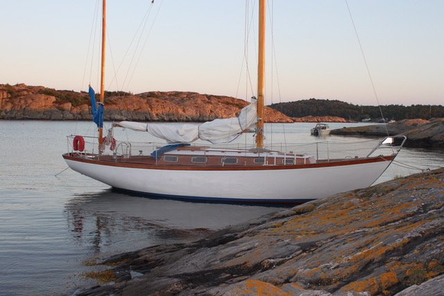 61 – HAVSFRUN
Anders Kristiansson från Göteborg kommer med sin Enderlein yawl, ett one off-bygge av Harry Hallberg i Kungsviken år 1962. Hon är 11,40 lång och 3 meter bred och har en segelyta på cirka 60 kvadratmeter. Anders skriver ”Vi är Havsfruns