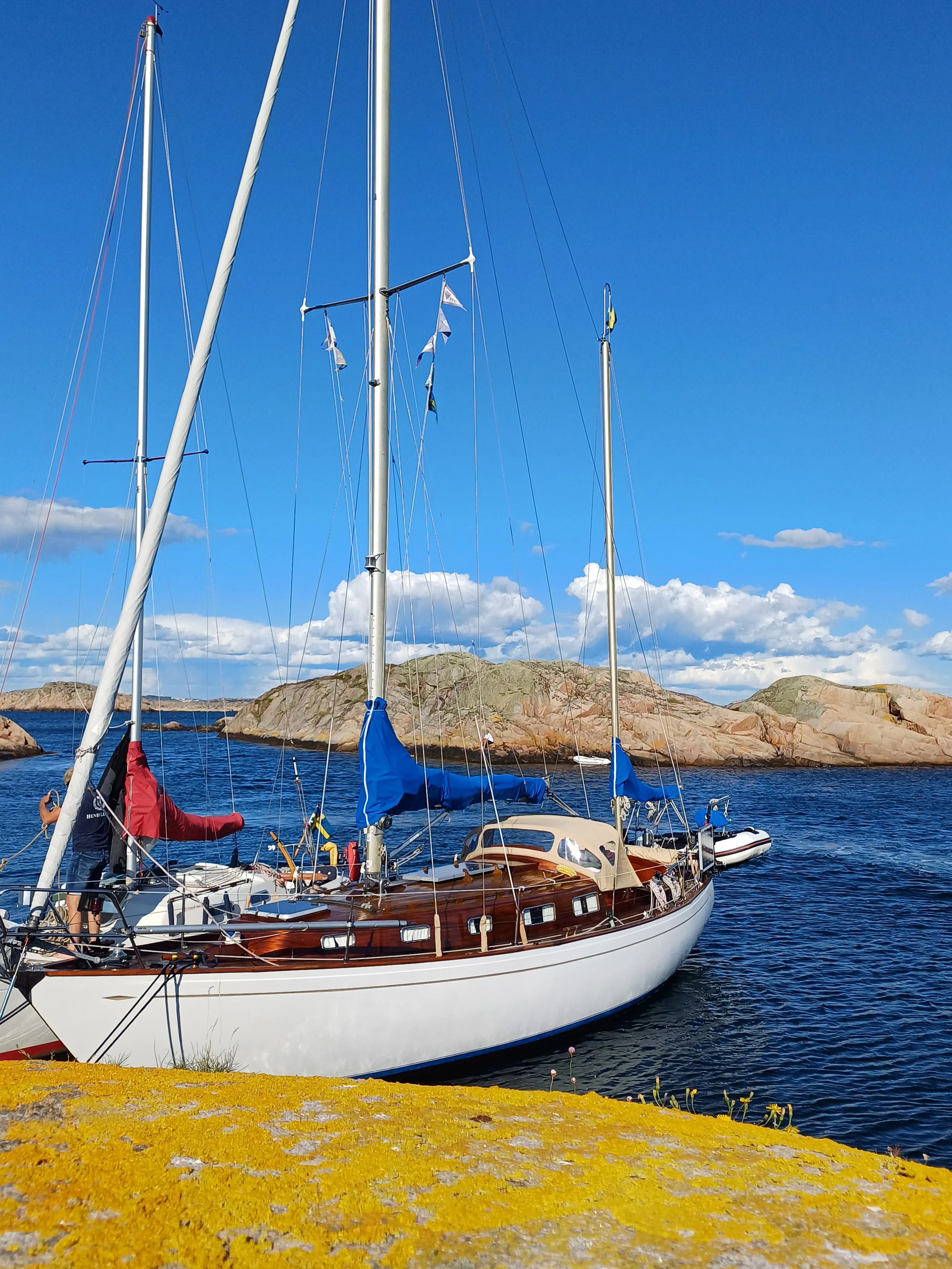 8. ELAIDA
Elaida är en fin traditionsbåt av modellen Vindö 50, som ägs av Mikael Angrell ifrån Gällstad. Han är tredje ägaren till båten som han köpte år 2018 och har renoverat båten sedan dess. Elaida är byggd år 1974 på Vindö-varvet och har måtten 