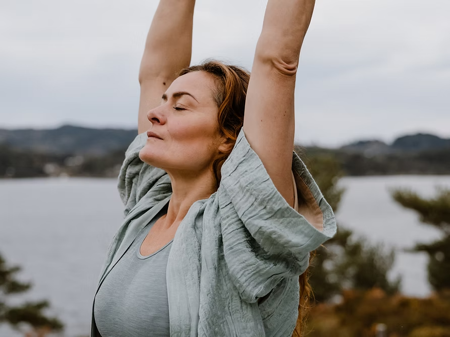 Sittende Yoga med Signe