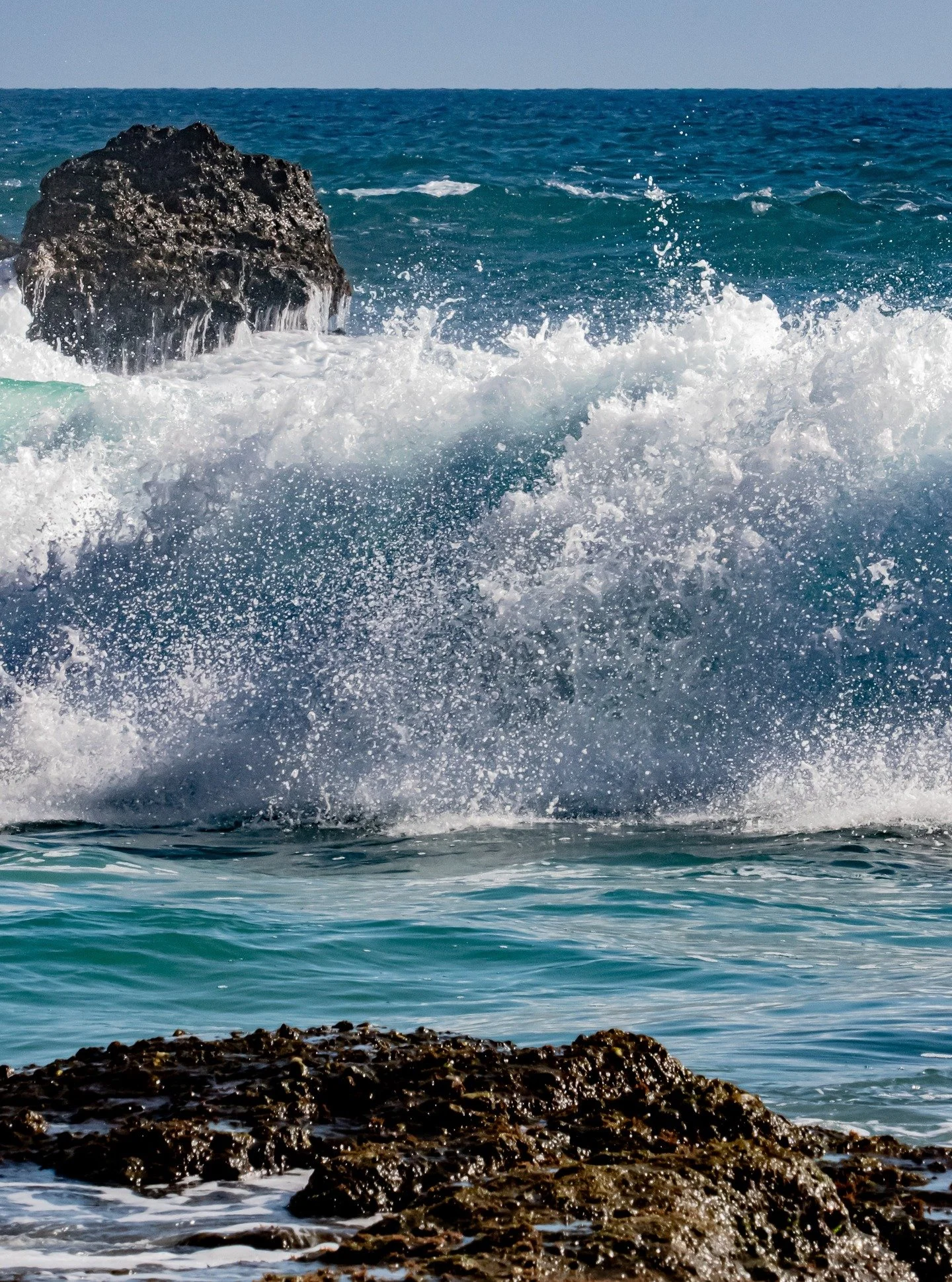 The ocean does not hold back its power, and neither should we when it comes to living fully. Healing is found in embracing strength, allowing energy to surge, and trusting the flow that carries us forward.
#strengthinmotion #healingwaves #oceanenergy