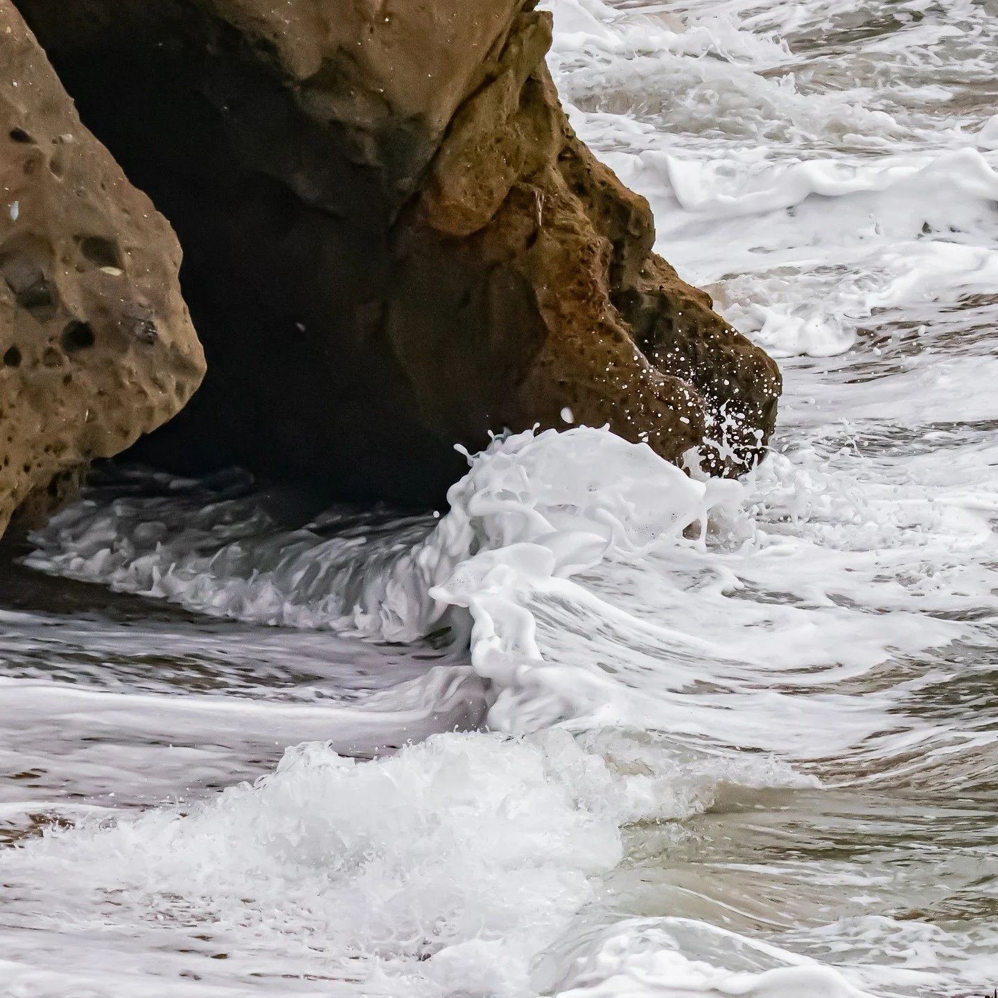 Take this photo as a reminder that impact does not always mean harm. Sometimes it is simply transformation.
#transformation #reminder #healingjourney #awareness #eternaledgephotography