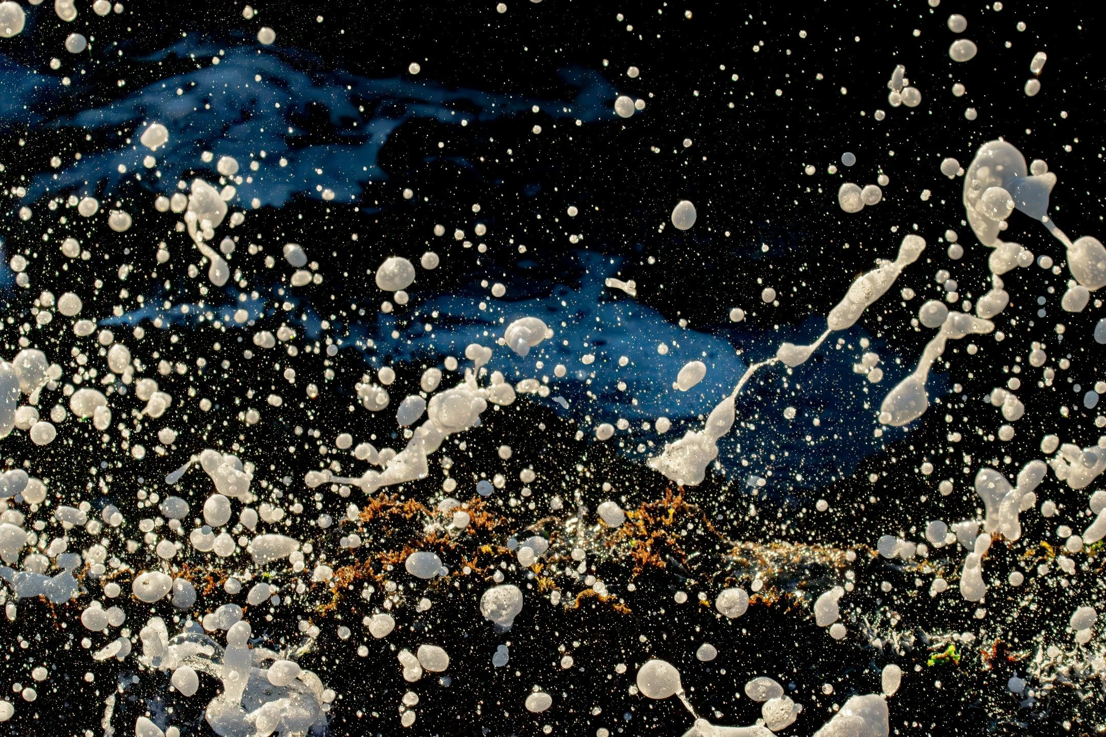 Psychology tells us that when light scatters like this, the brain reads wonder not danger.

It releases tension, softens thought
and allows the body to feel present again.

This is why we stare at water, why sparkles make us feel younger, why gold on