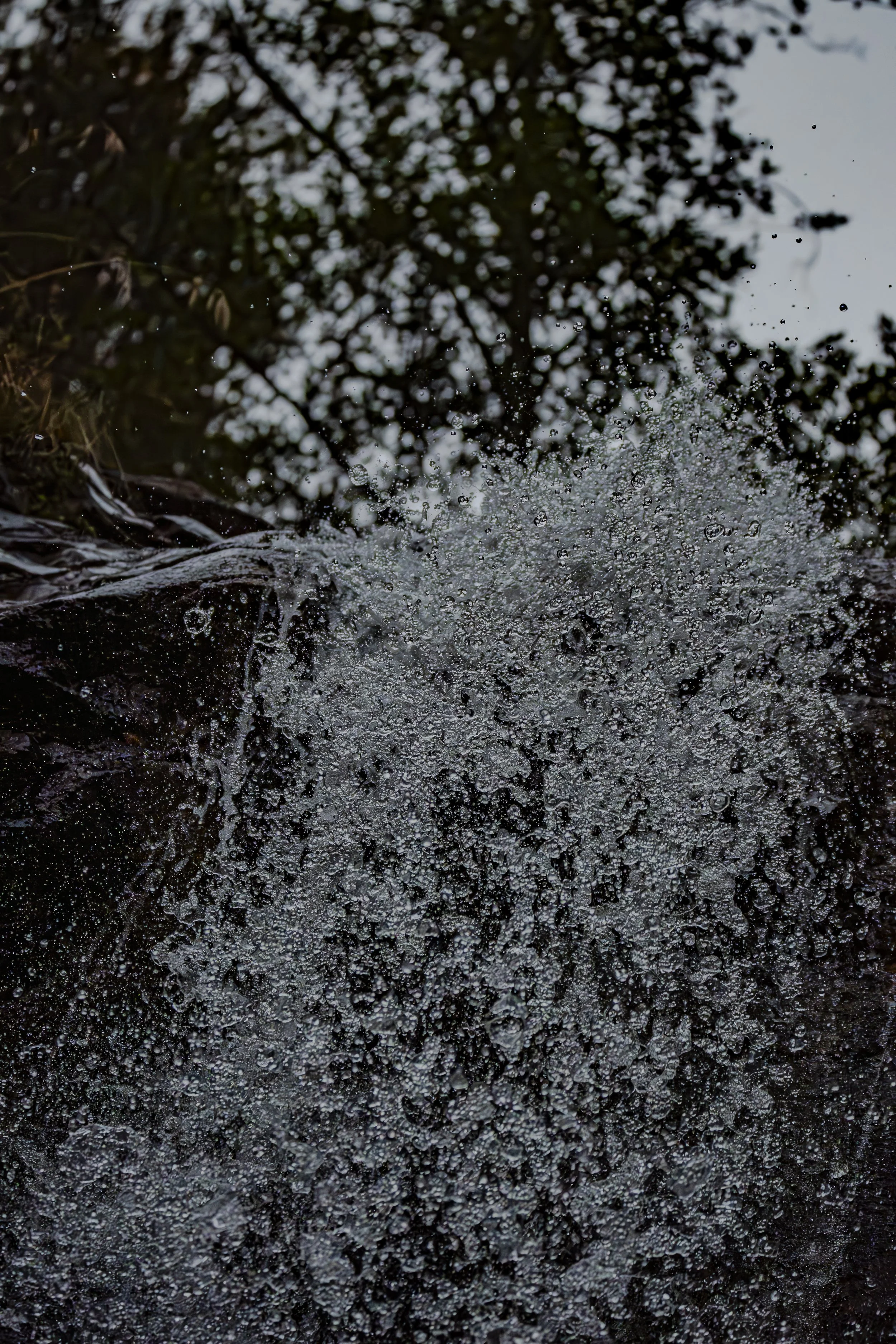 How many little streams of water can you count?