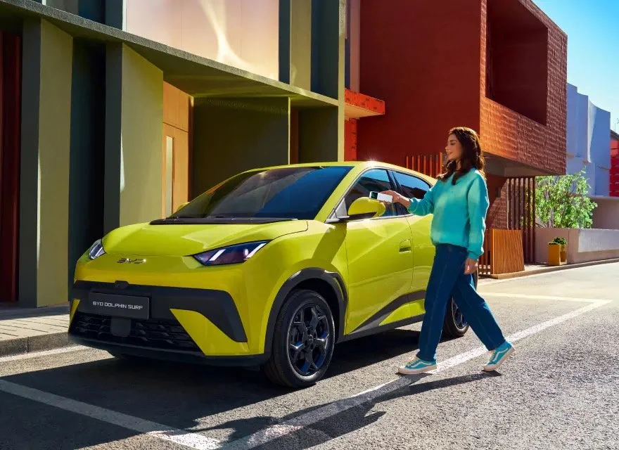 byd-dolphin-surf-connectivity-02-m.jpeg